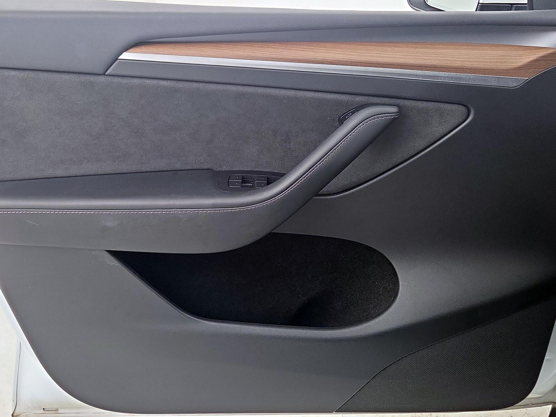 Thumbnail: 2023 Tesla Model Y - 10