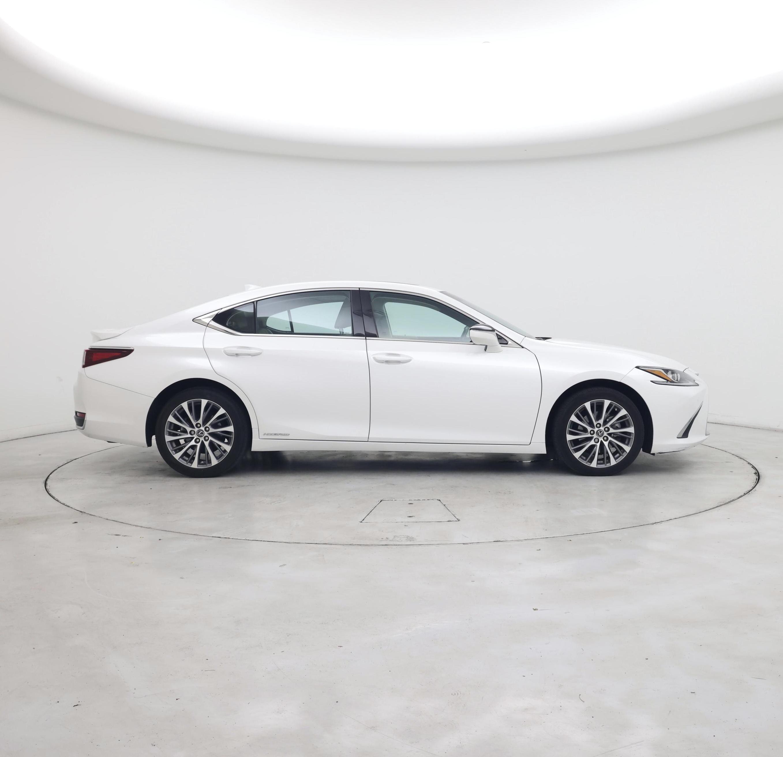 Thumbnail: 2021 Lexus ES - 7