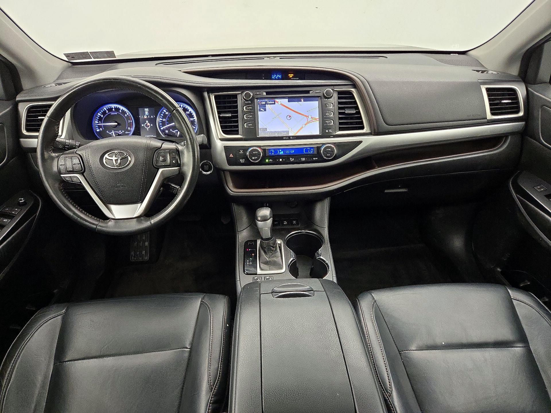 Thumbnail: 2015 Toyota Highlander - 9