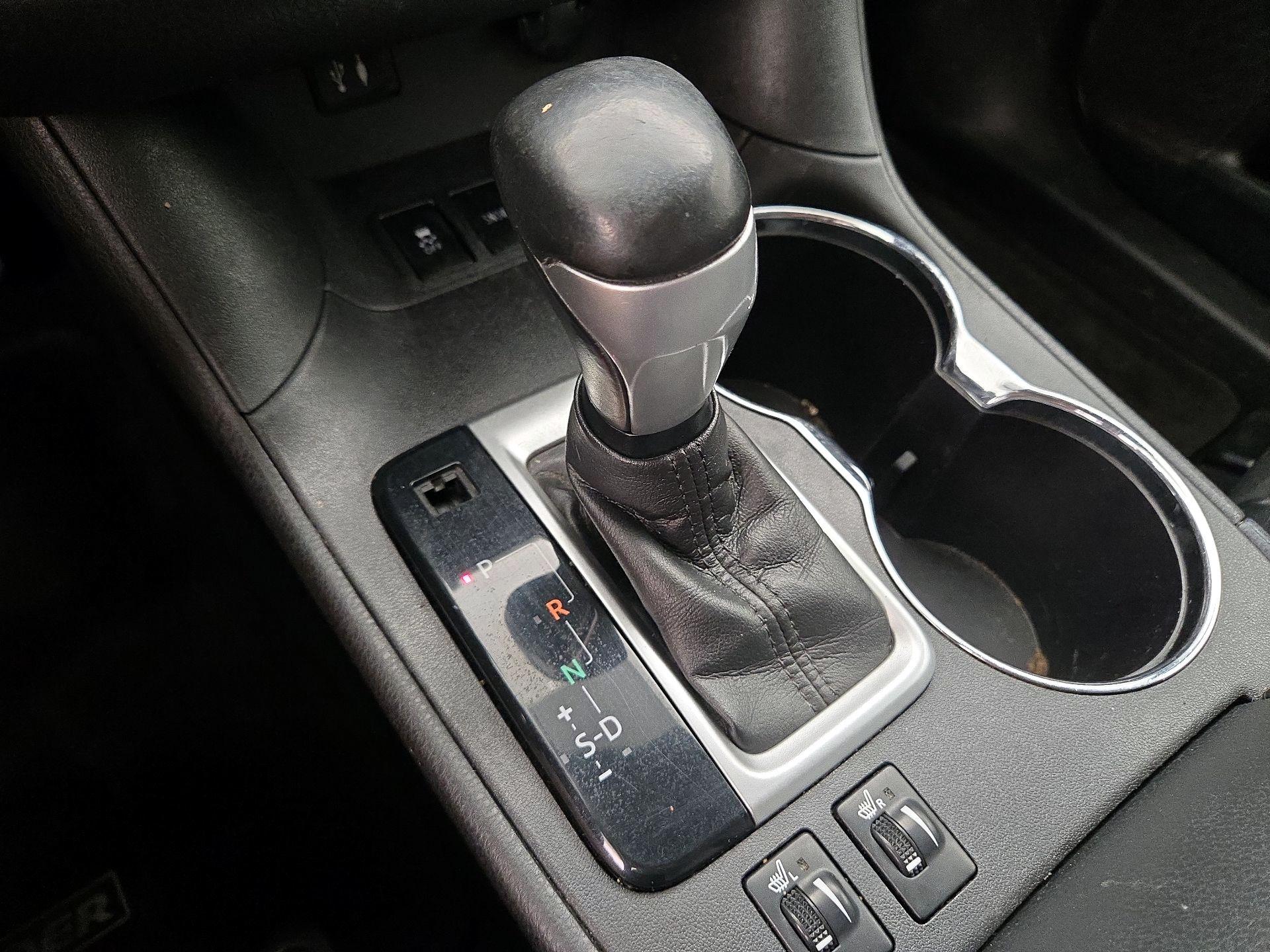 Thumbnail: 2015 Toyota Highlander - 18
