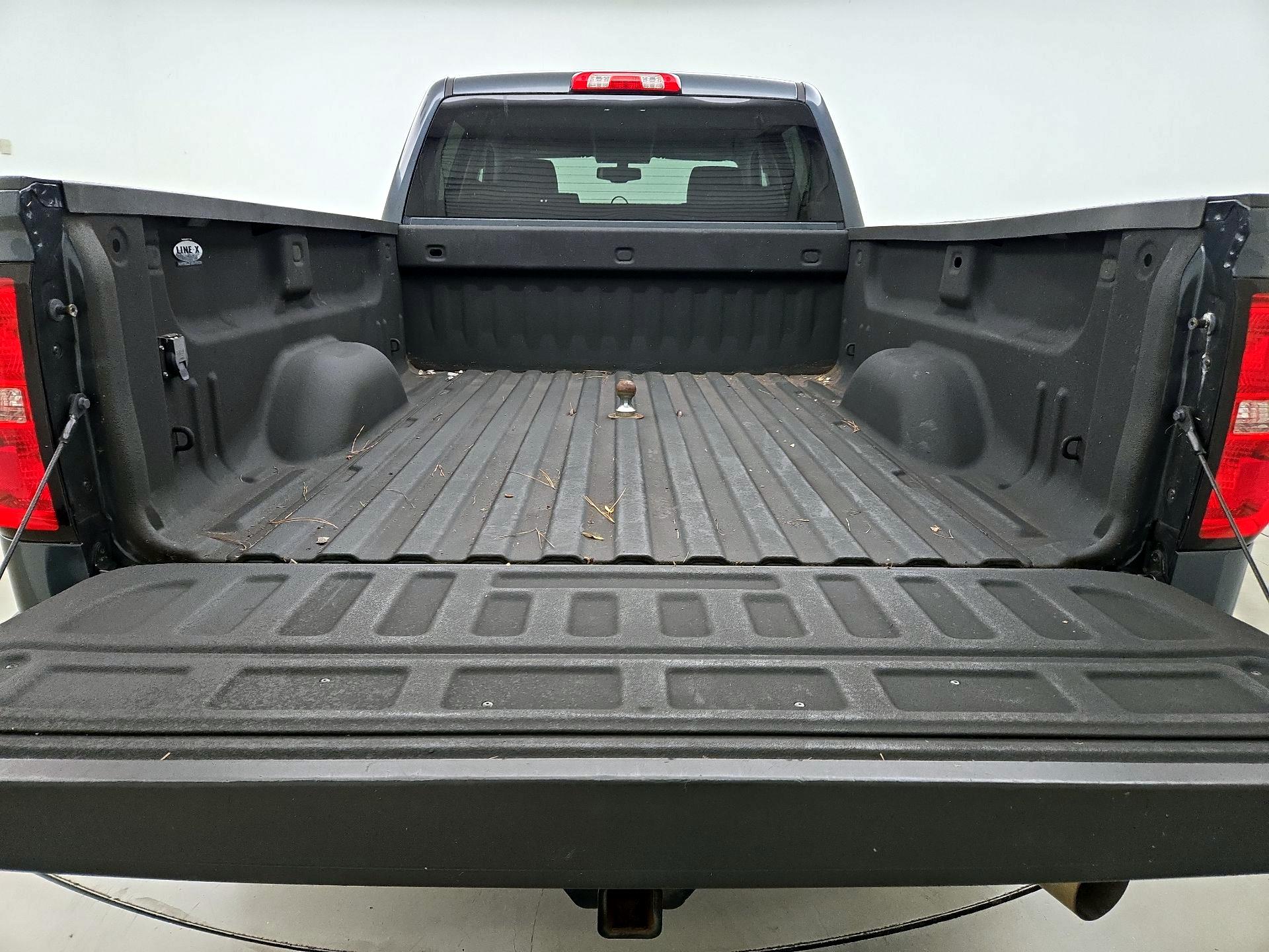 Thumbnail: 2018 Chevrolet Silverado 2500 - 19