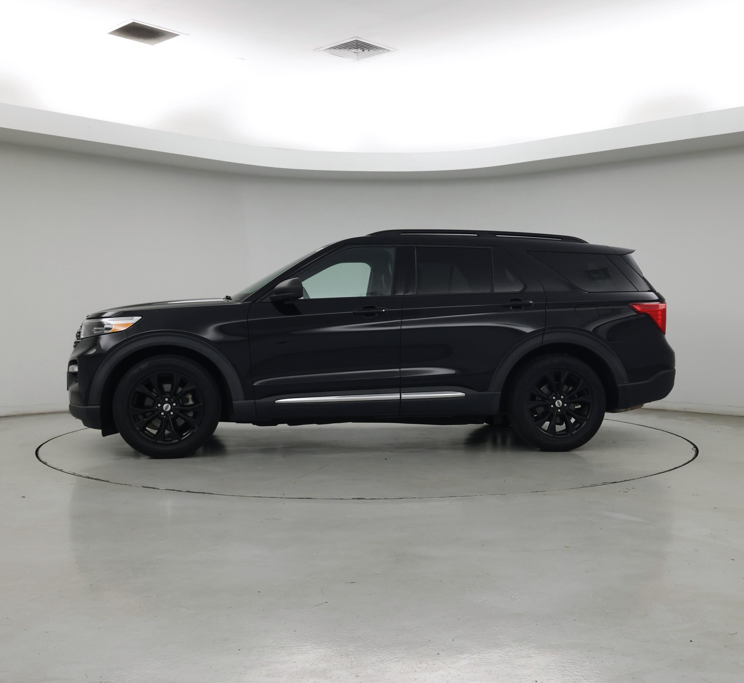 Thumbnail: 2020 Ford Explorer - 3