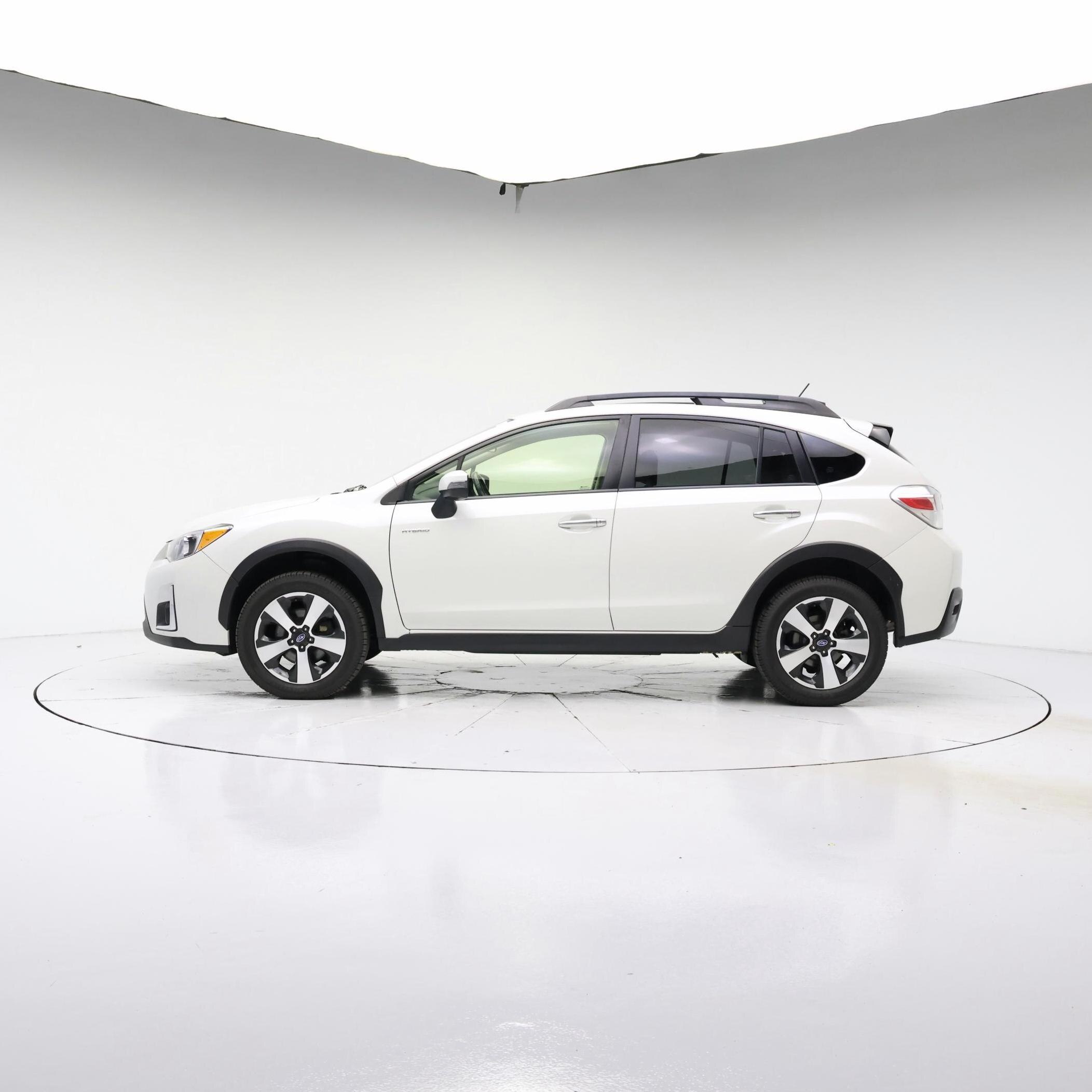 Thumbnail: 2016 Subaru XV Crosstrek - 3