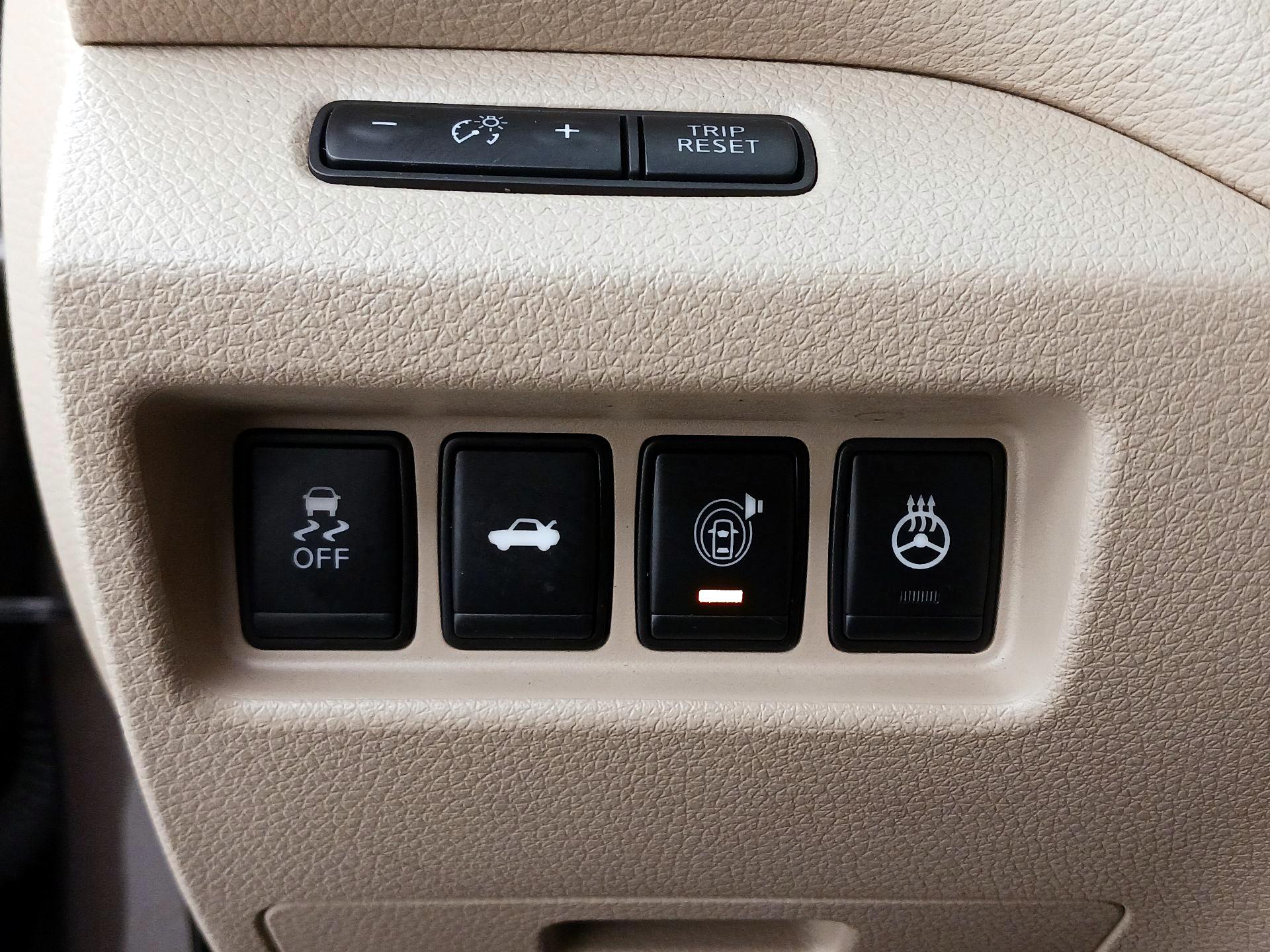 Thumbnail: 2015 Nissan Altima - 13