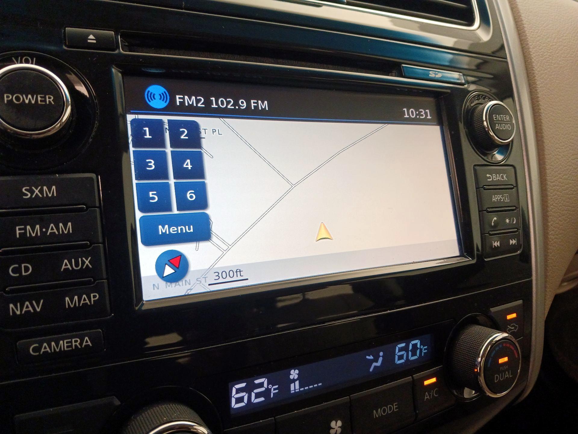 Thumbnail: 2015 Nissan Altima - 14