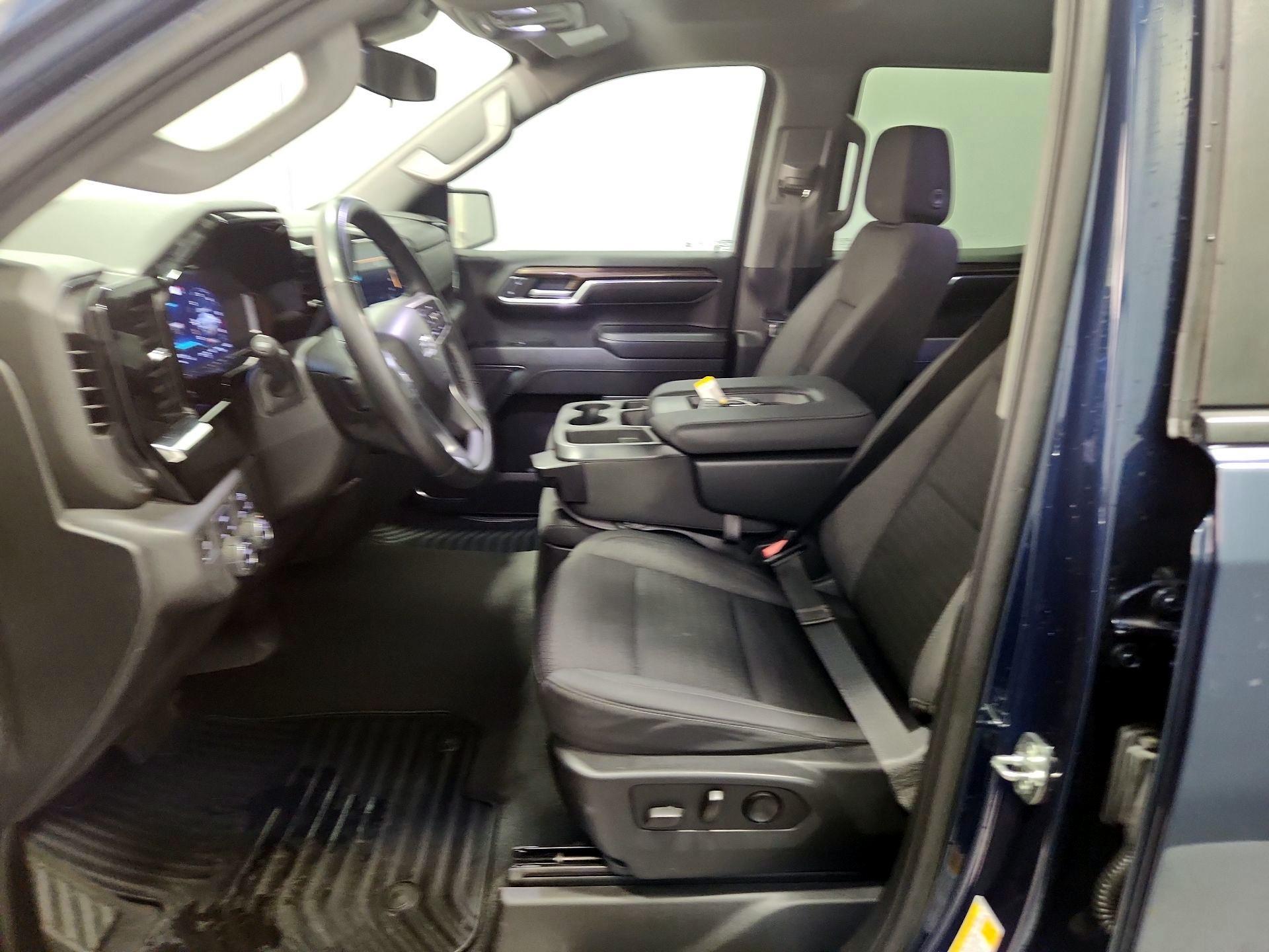 Thumbnail: 2023 Chevrolet Silverado 1500 - 11