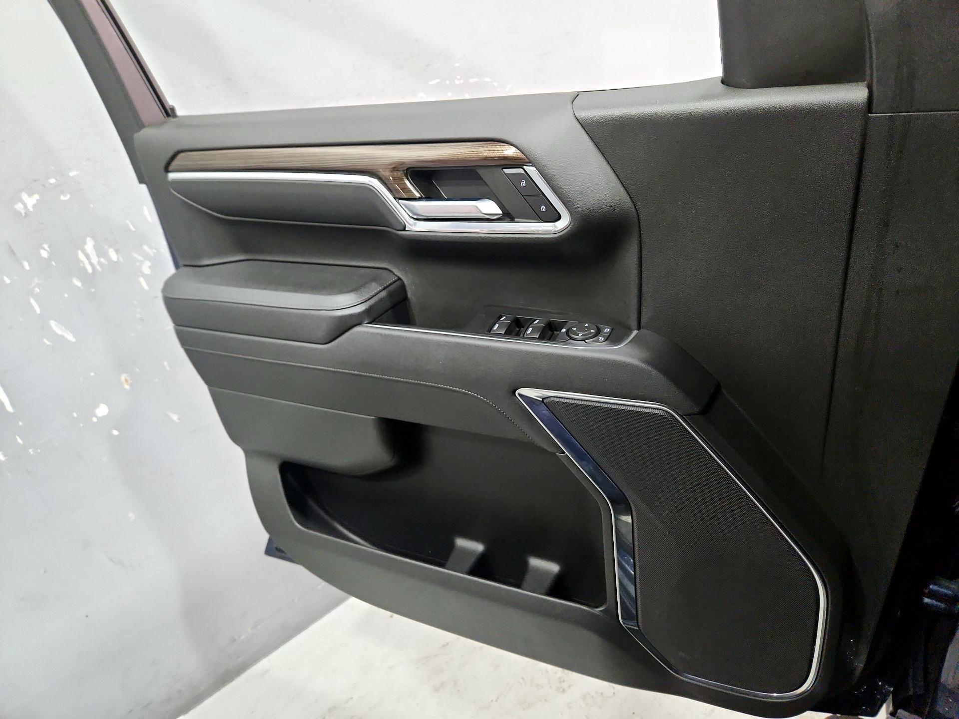 Thumbnail: 2023 Chevrolet Silverado 1500 - 12