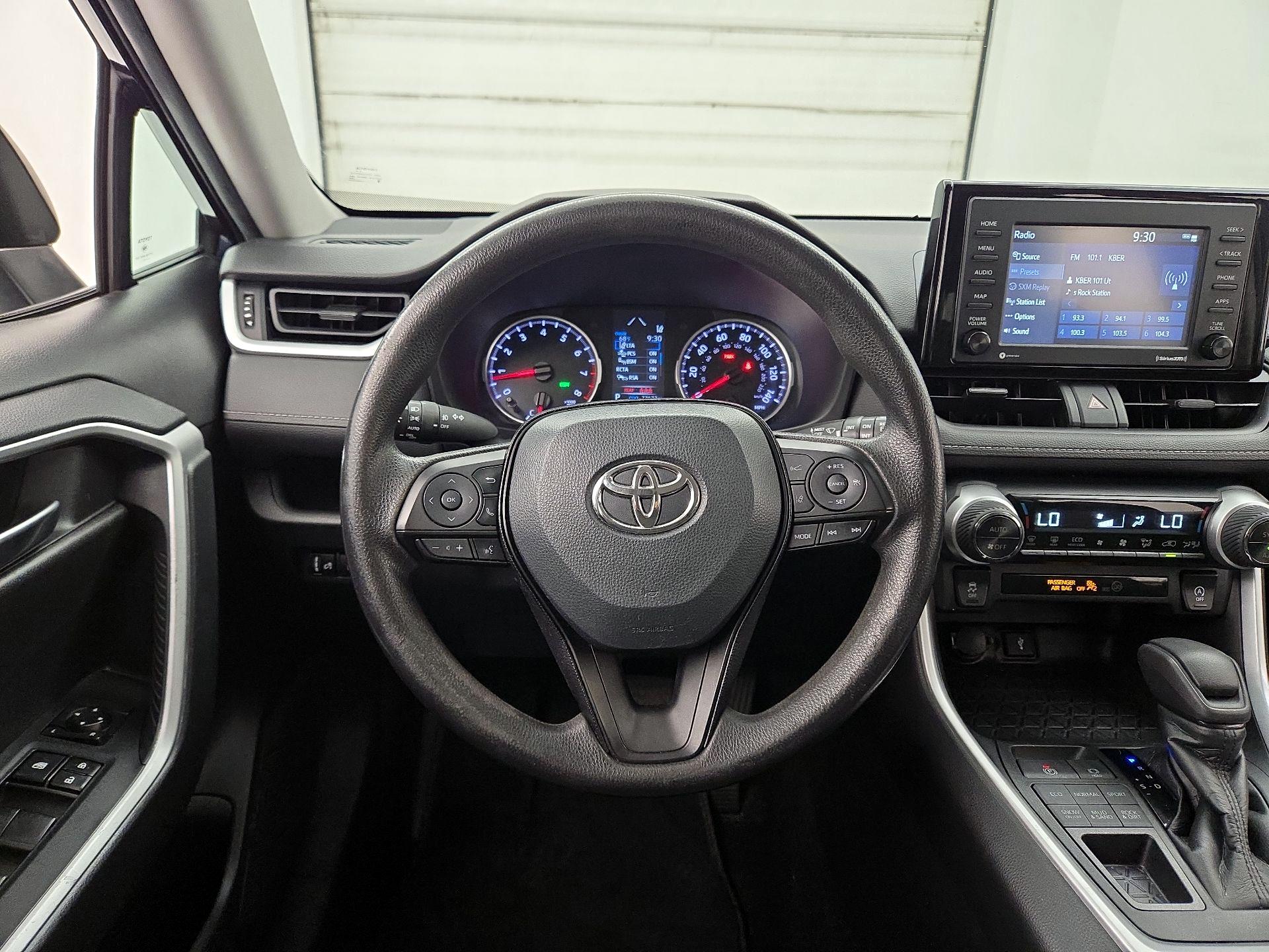Thumbnail: 2021 Toyota RAV4 - 10