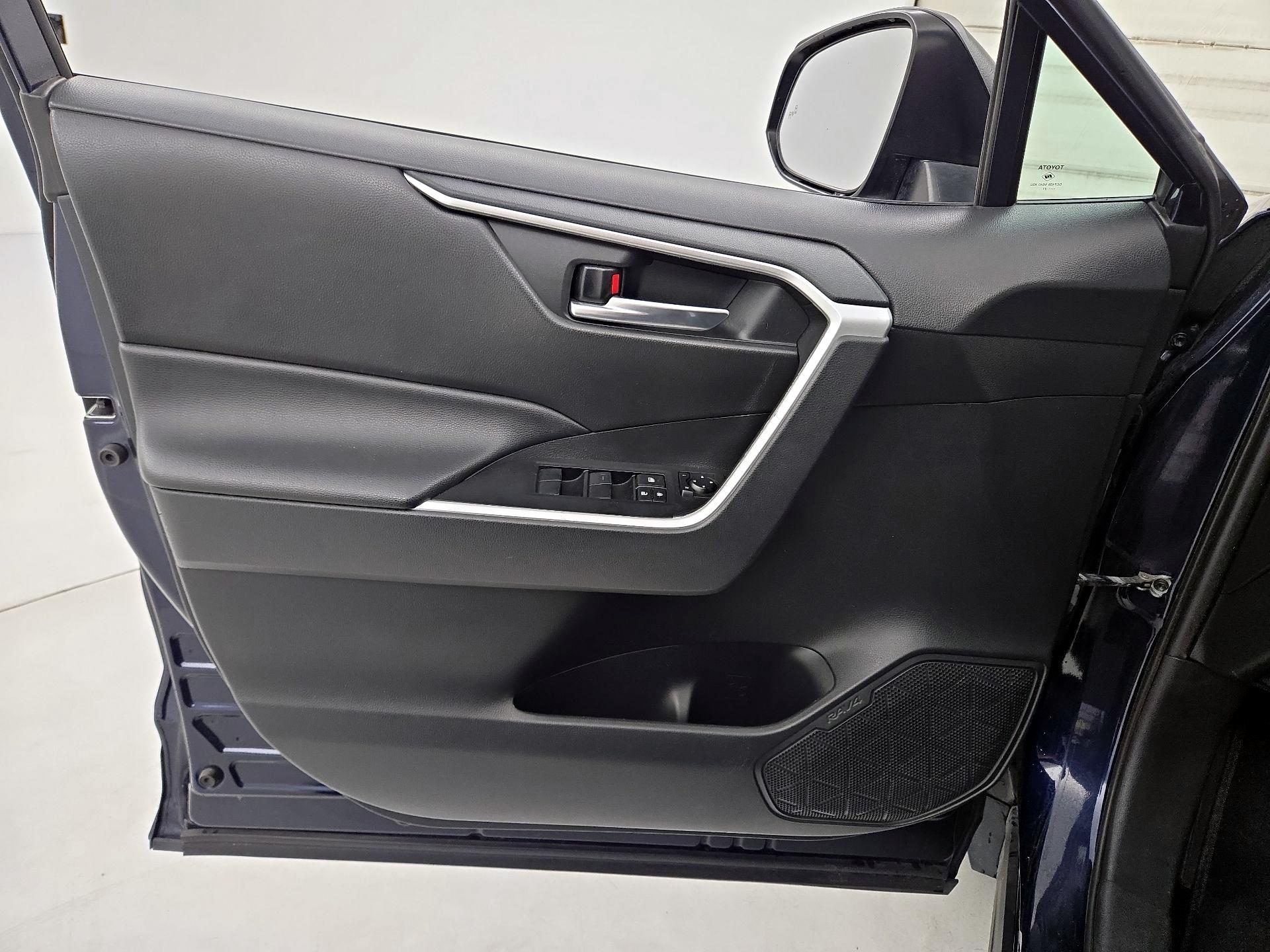Thumbnail: 2021 Toyota RAV4 - 12