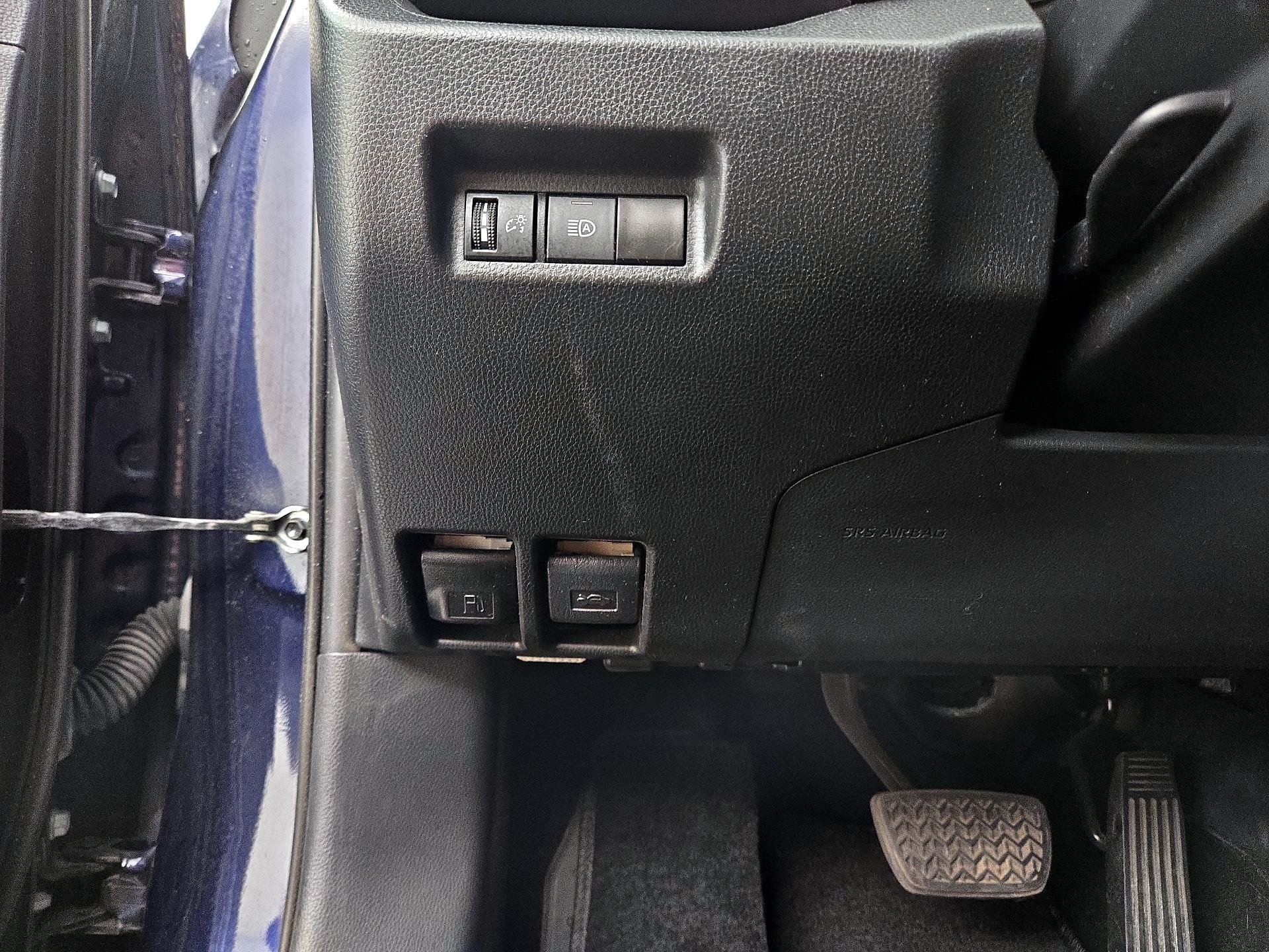 Thumbnail: 2021 Toyota RAV4 - 13