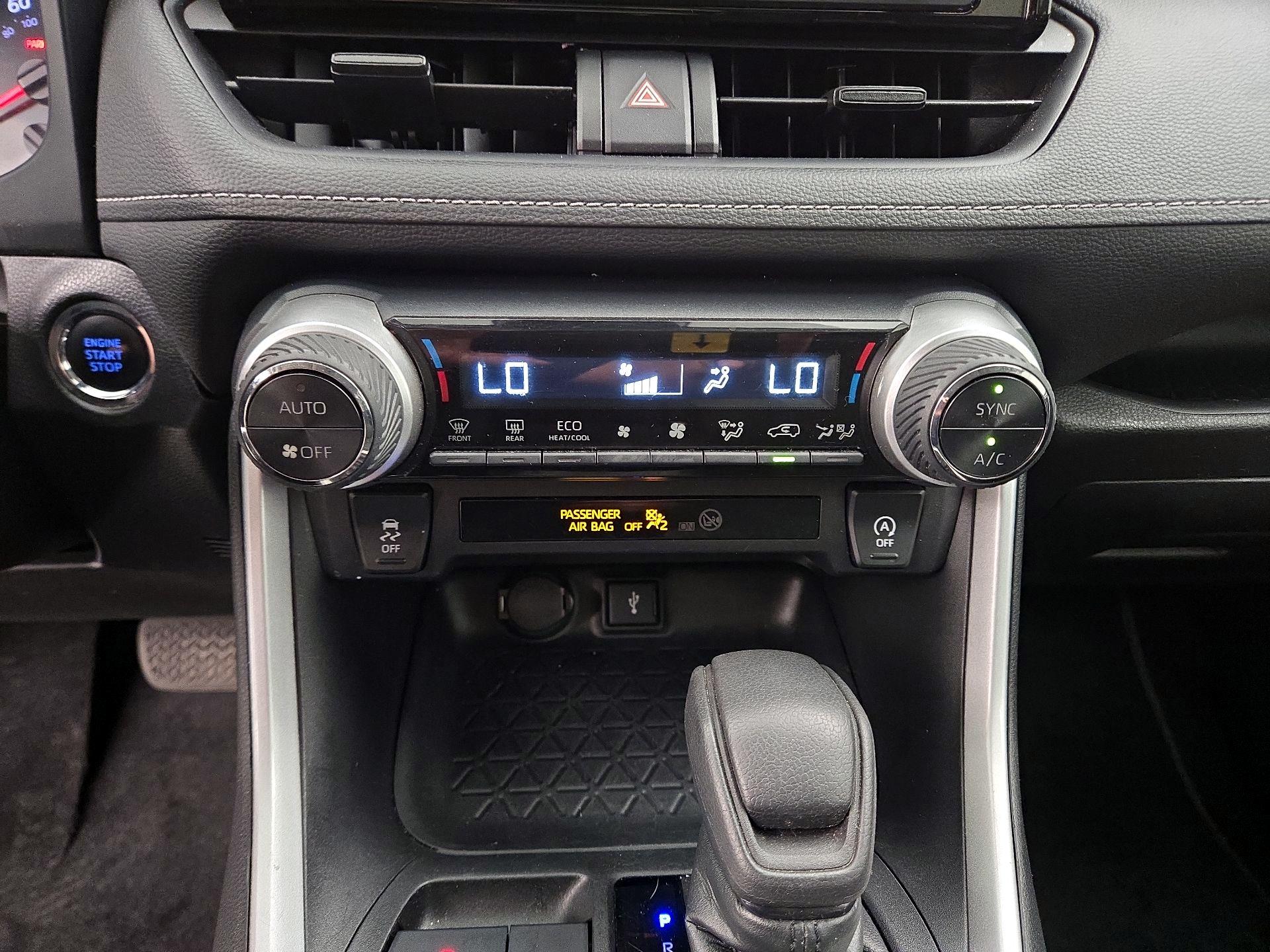 Thumbnail: 2021 Toyota RAV4 - 16