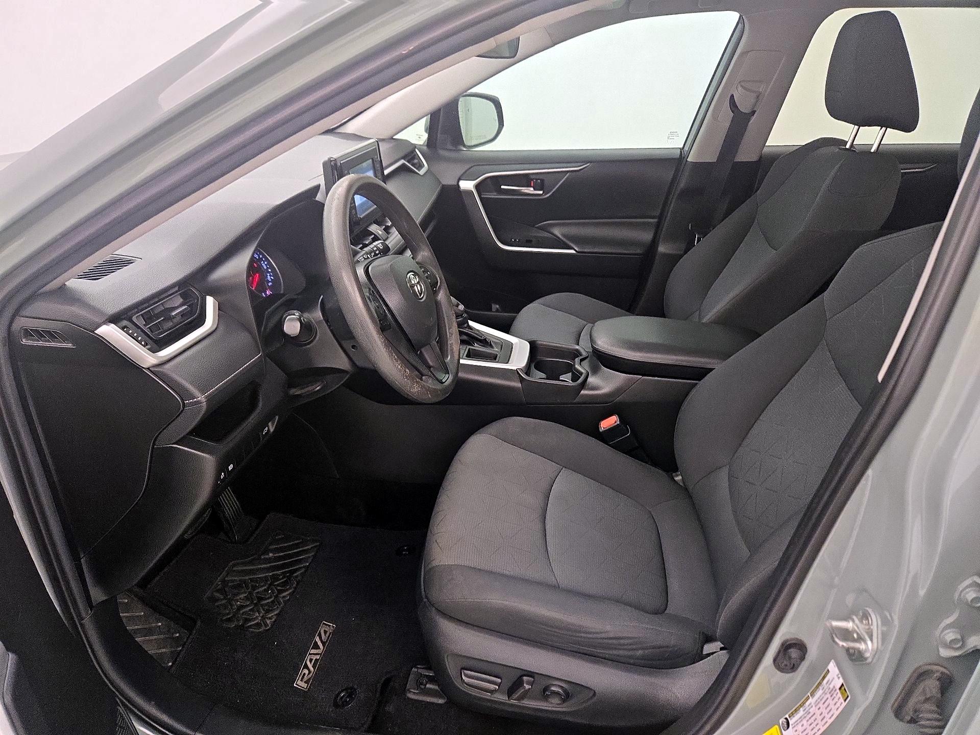 Thumbnail: 2019 Toyota RAV4 - 11