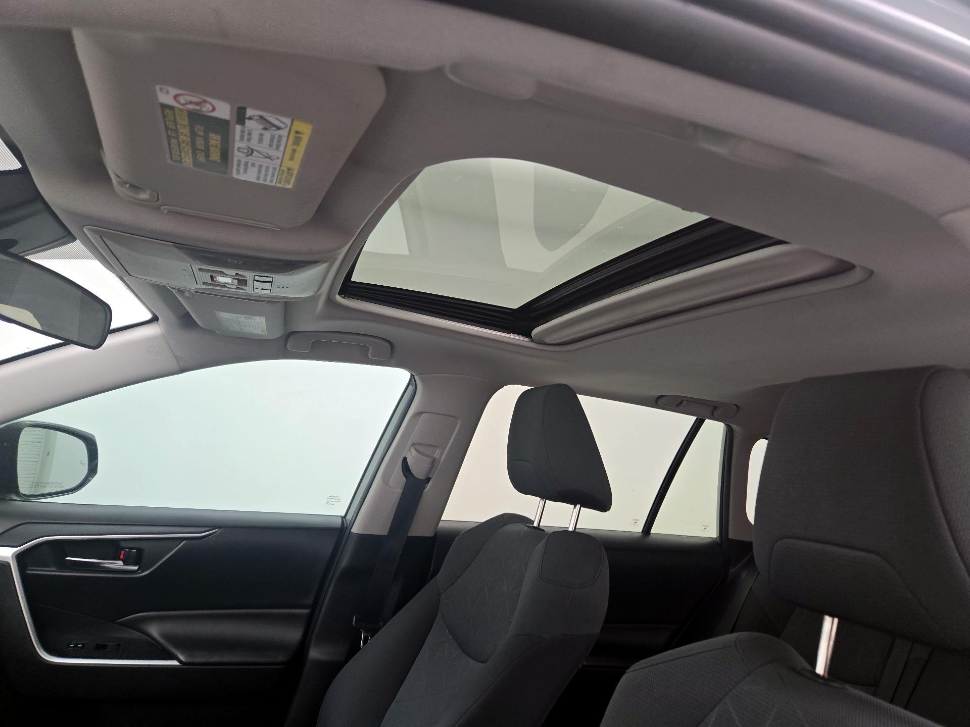 Thumbnail: 2019 Toyota RAV4 - 19