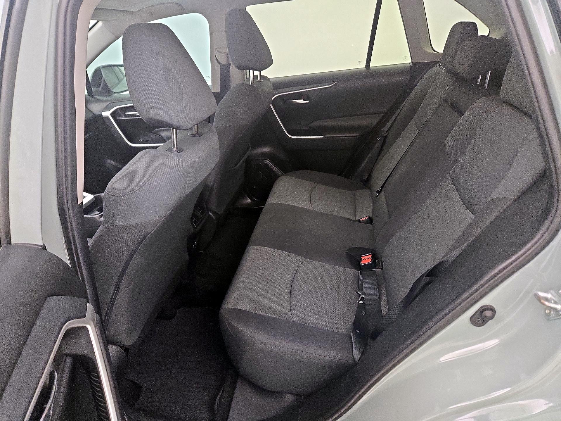Thumbnail: 2019 Toyota RAV4 - 20