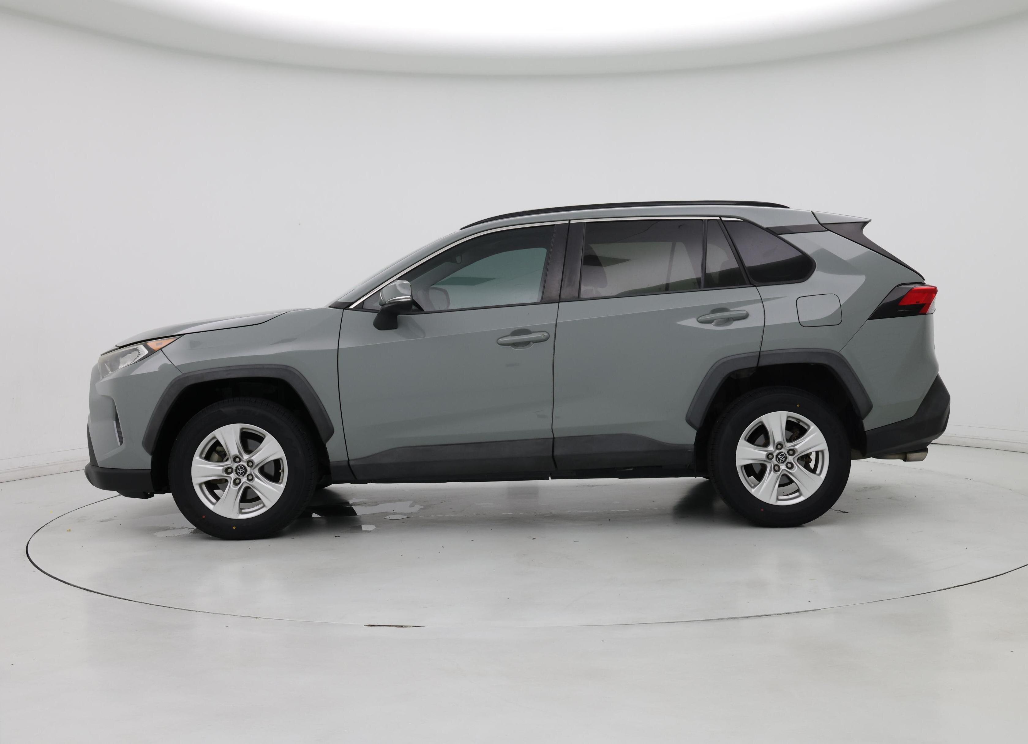 Thumbnail: 2019 Toyota RAV4 - 3