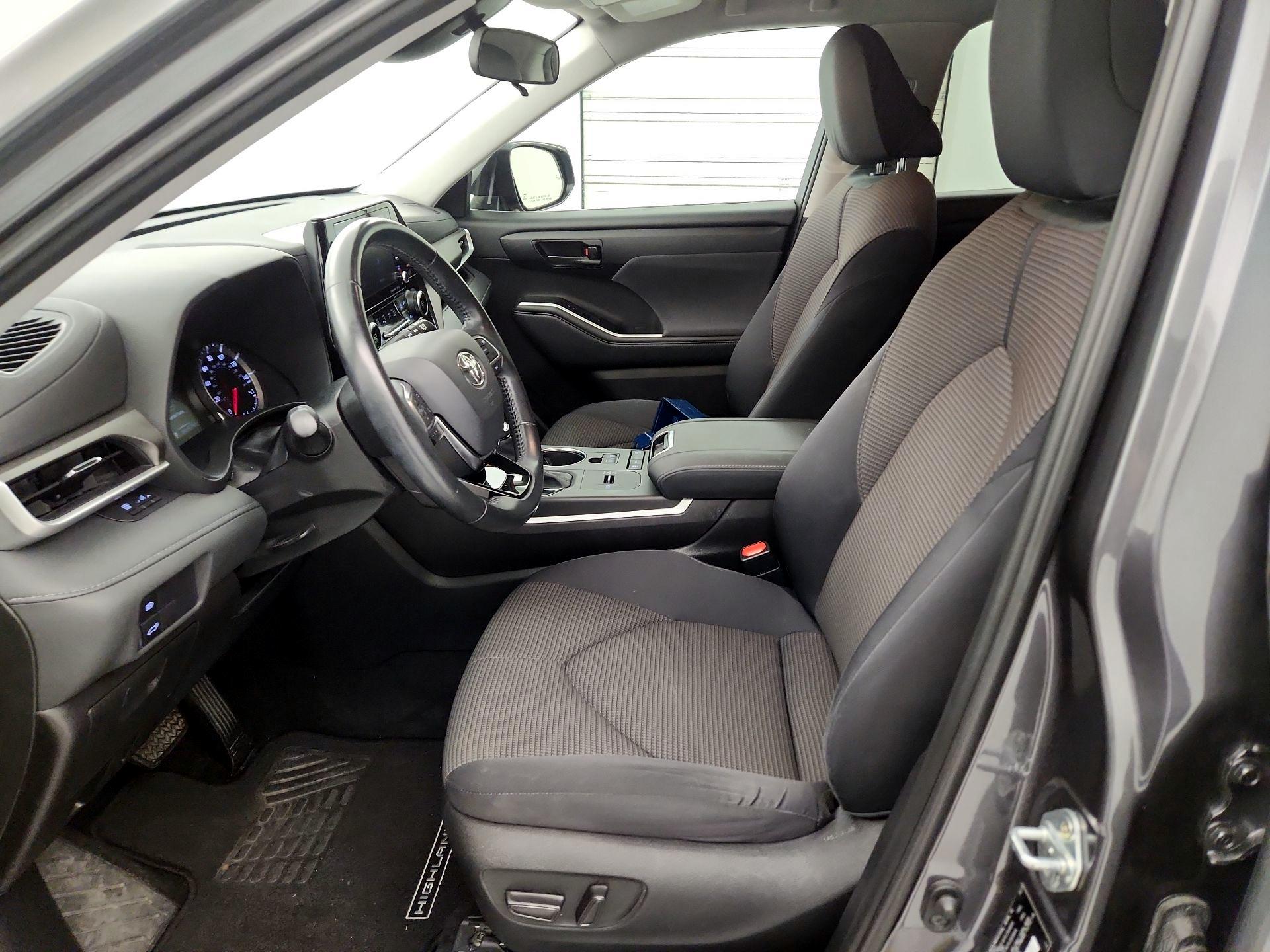 Thumbnail: 2021 Toyota Highlander - 11