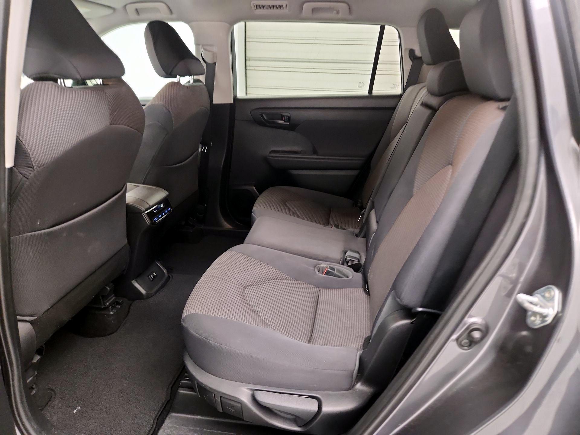Thumbnail: 2021 Toyota Highlander - 19