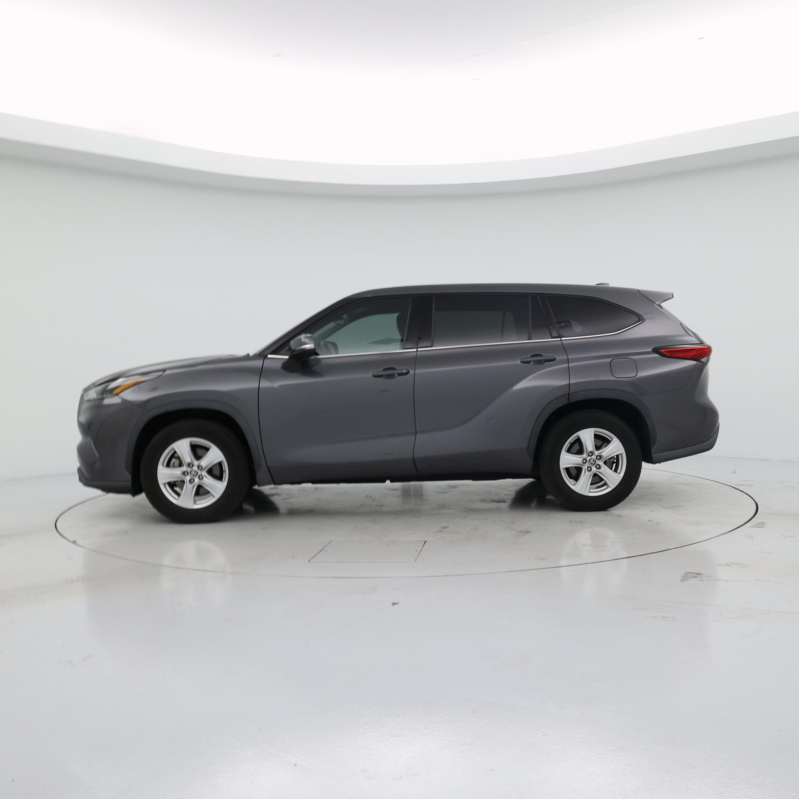 Thumbnail: 2021 Toyota Highlander - 3