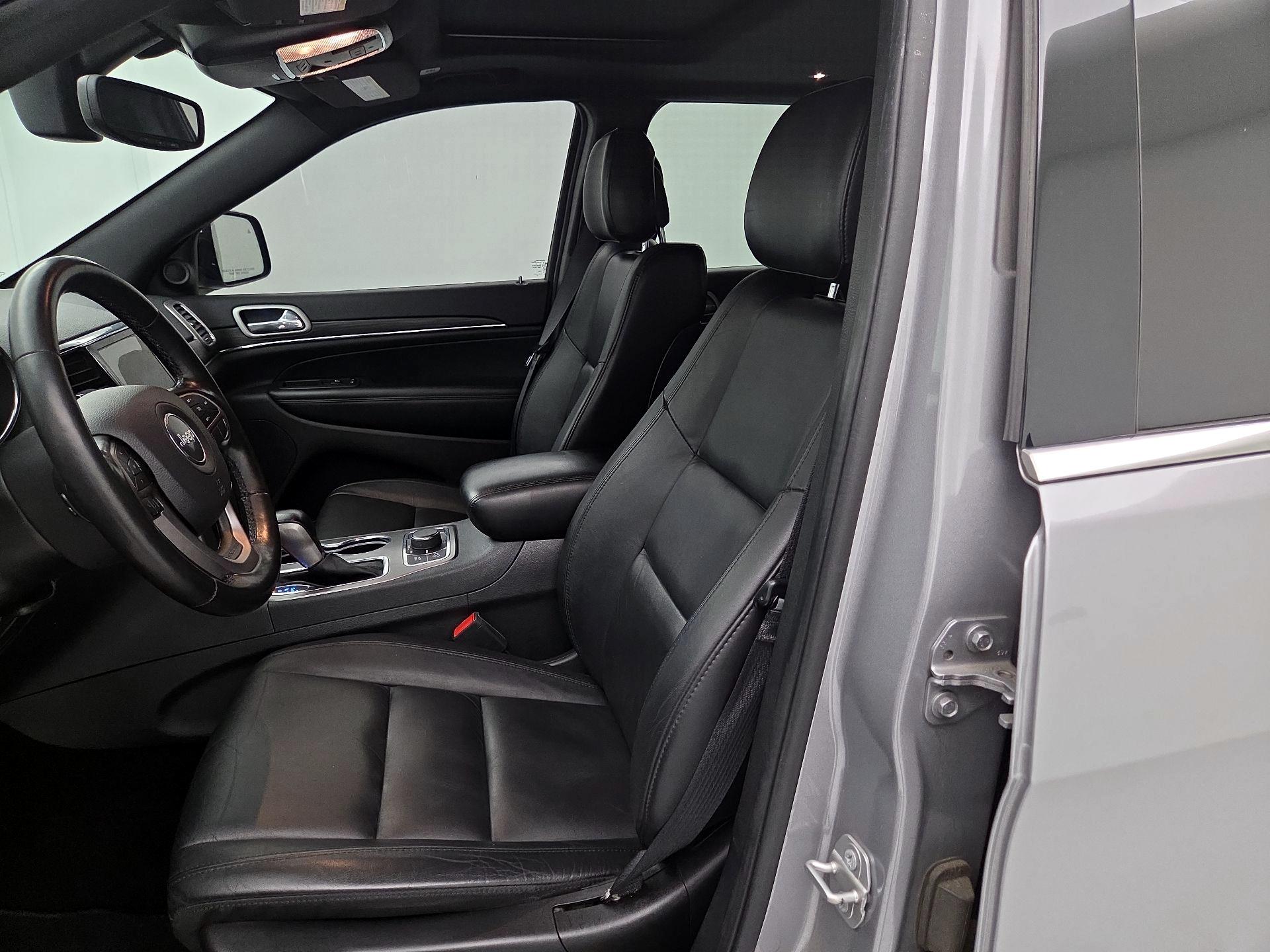 Thumbnail: 2020 Jeep Grand Cherokee - 11