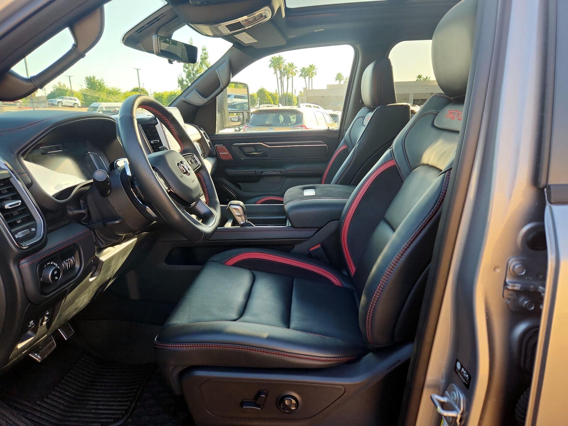 Thumbnail: 2025 RAM 1500 - 9
