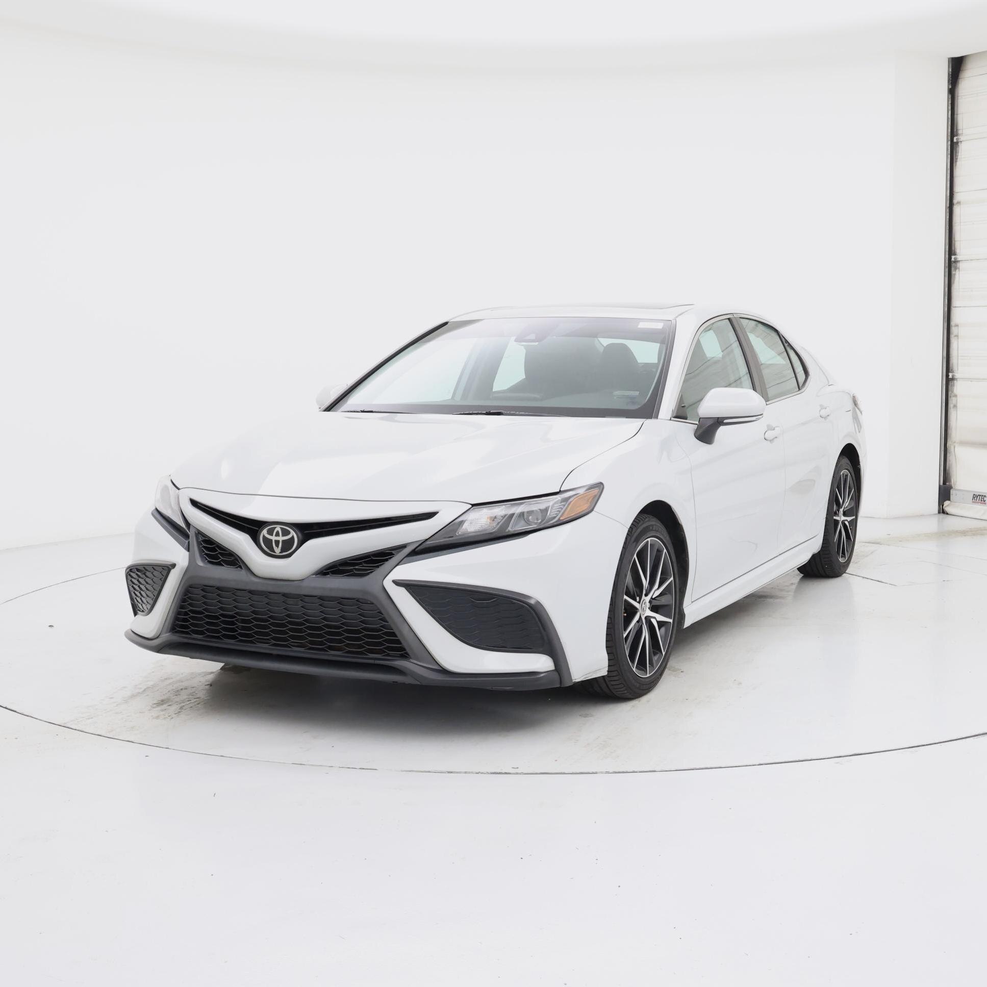 Thumbnail: 2022 Toyota Camry - 4