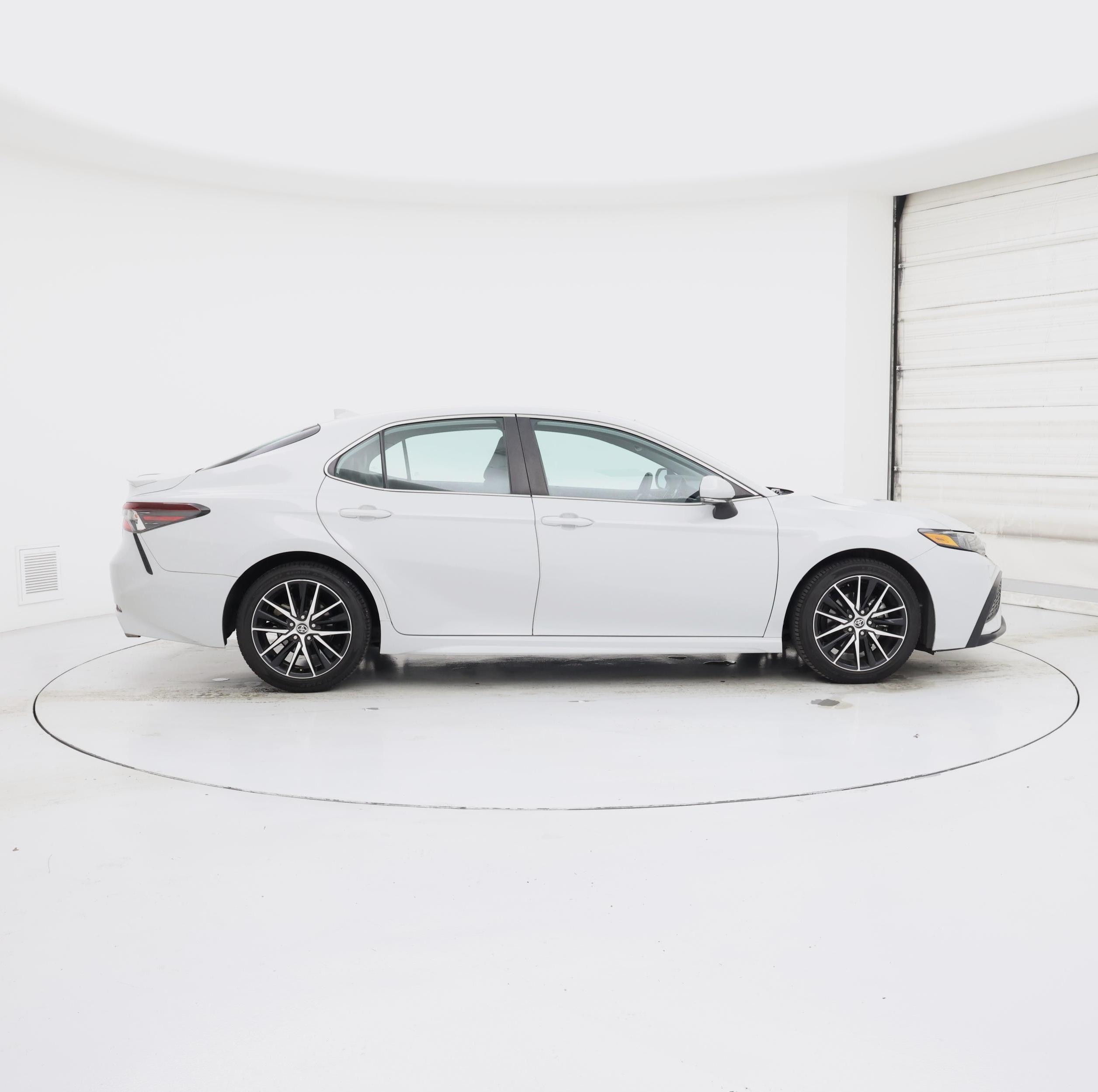 Thumbnail: 2022 Toyota Camry - 7
