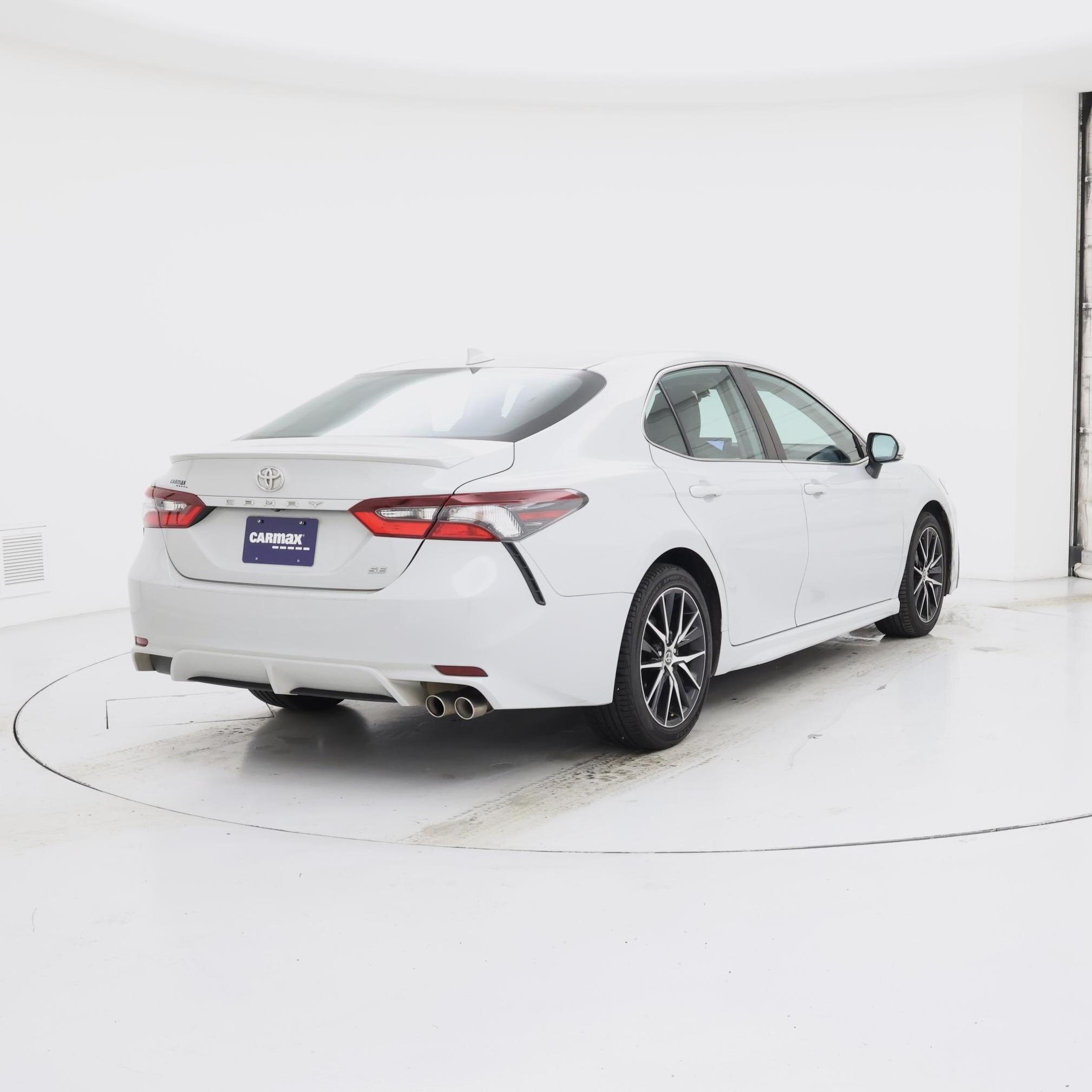 Thumbnail: 2022 Toyota Camry - 8