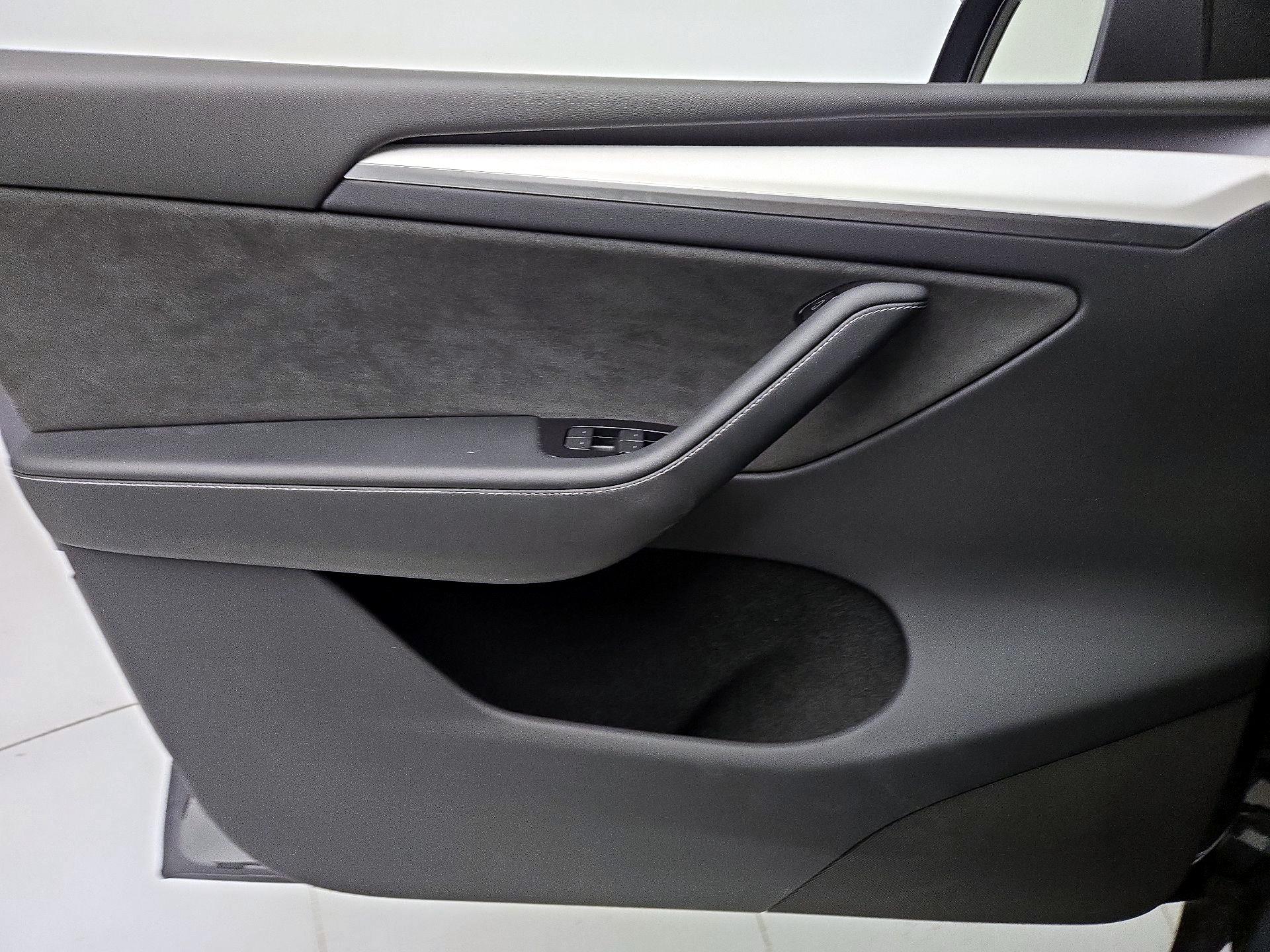 Thumbnail: 2023 Tesla Model Y - 12
