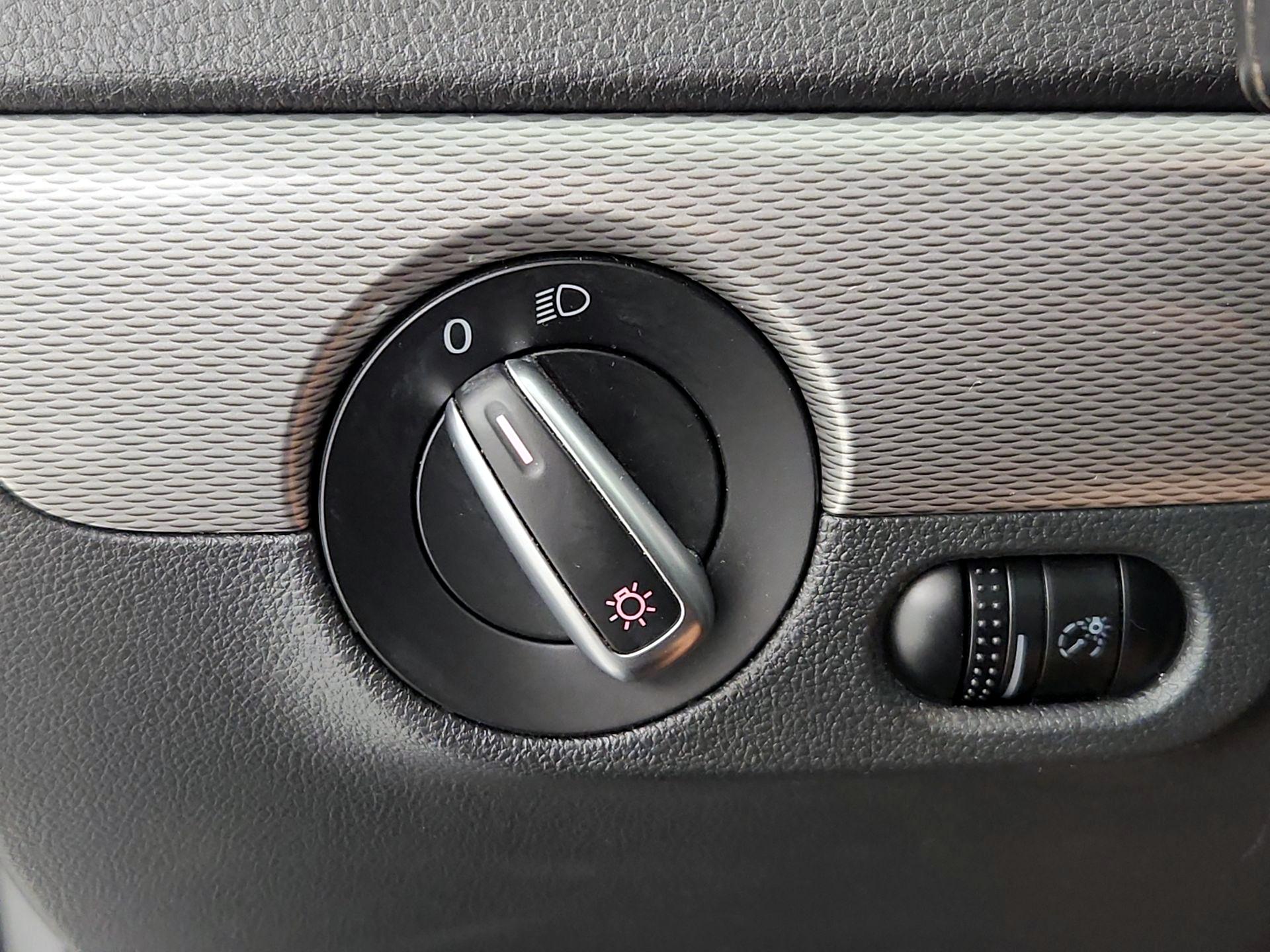 Thumbnail: 2016 Volkswagen Jetta - 13