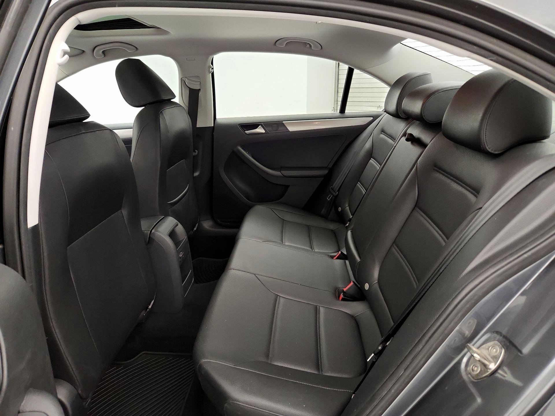 Thumbnail: 2016 Volkswagen Jetta - 20