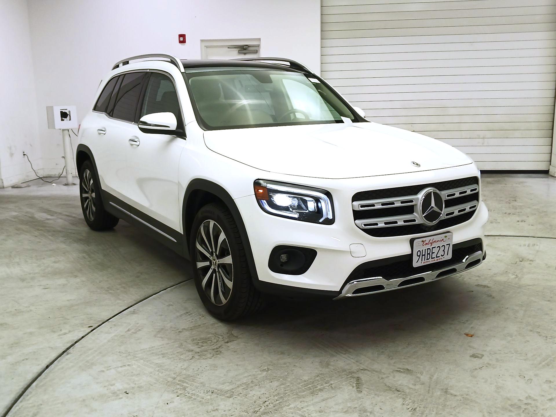 Thumbnail: 2022 Mercedes-Benz GLB - 1