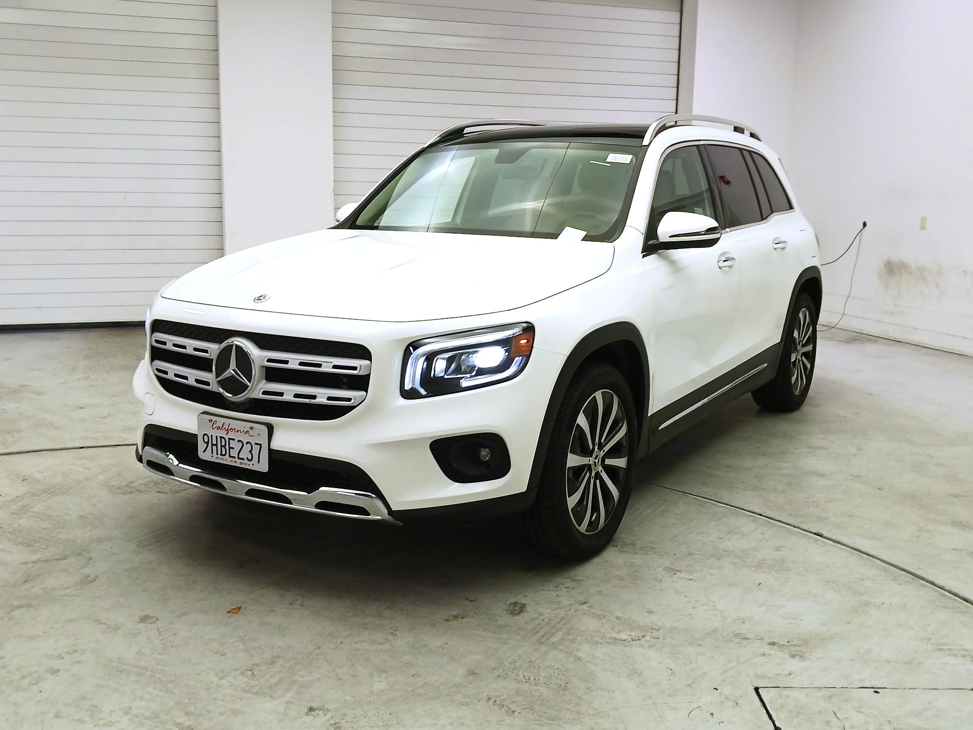 Thumbnail: 2022 Mercedes-Benz GLB - 3