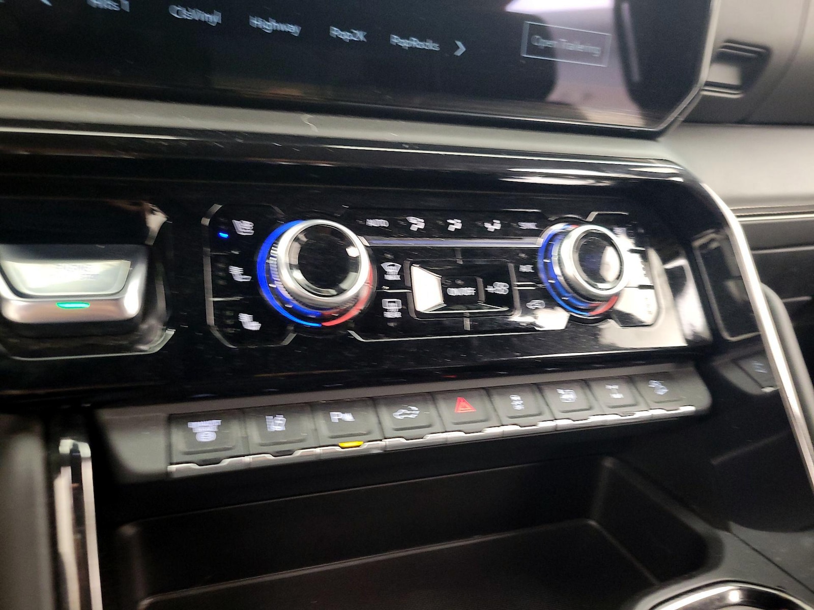 2024 GMC Sierra 2500HD AT4X - Photo 17