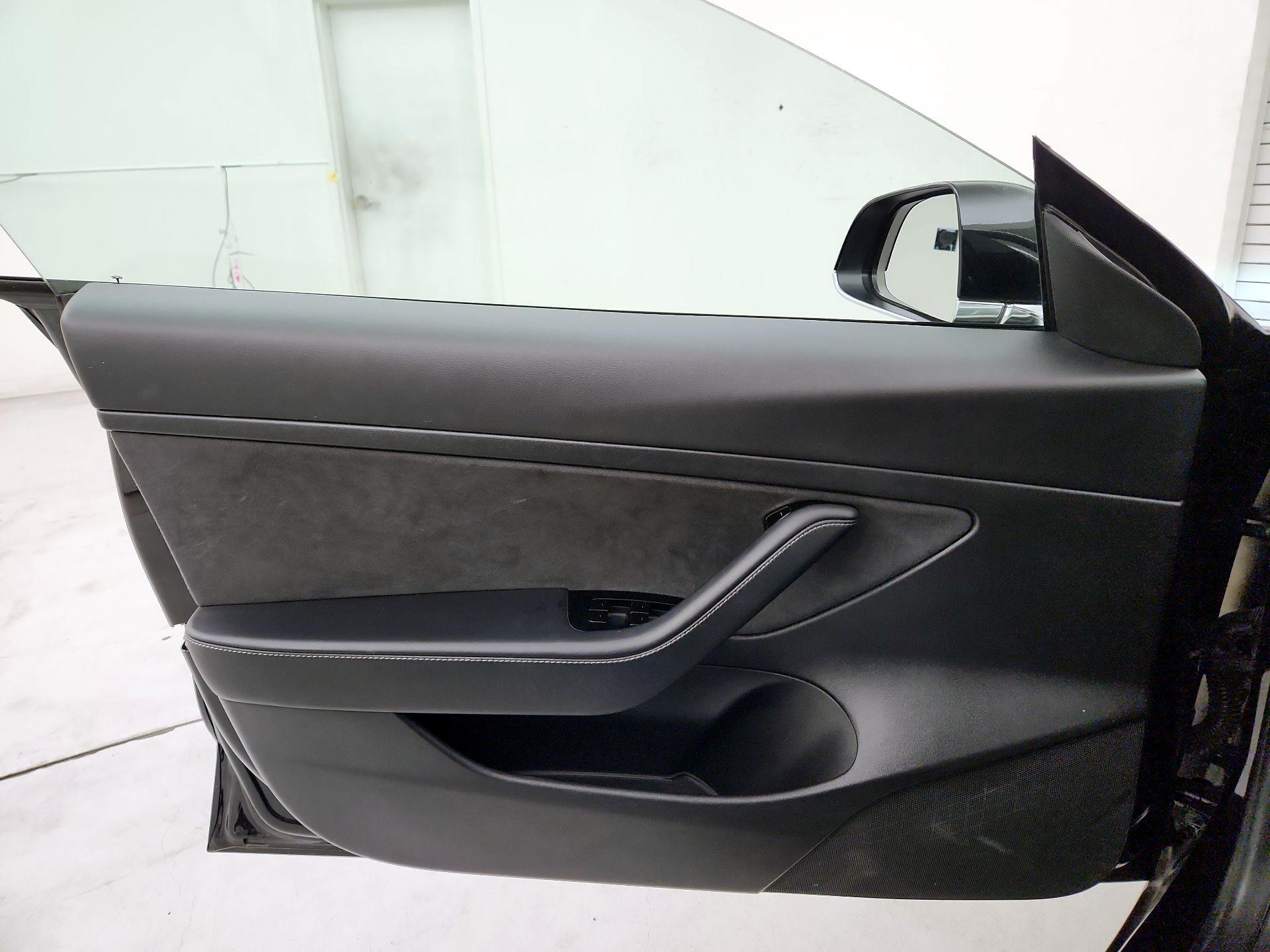 Thumbnail: 2020 Tesla Model 3 - 12