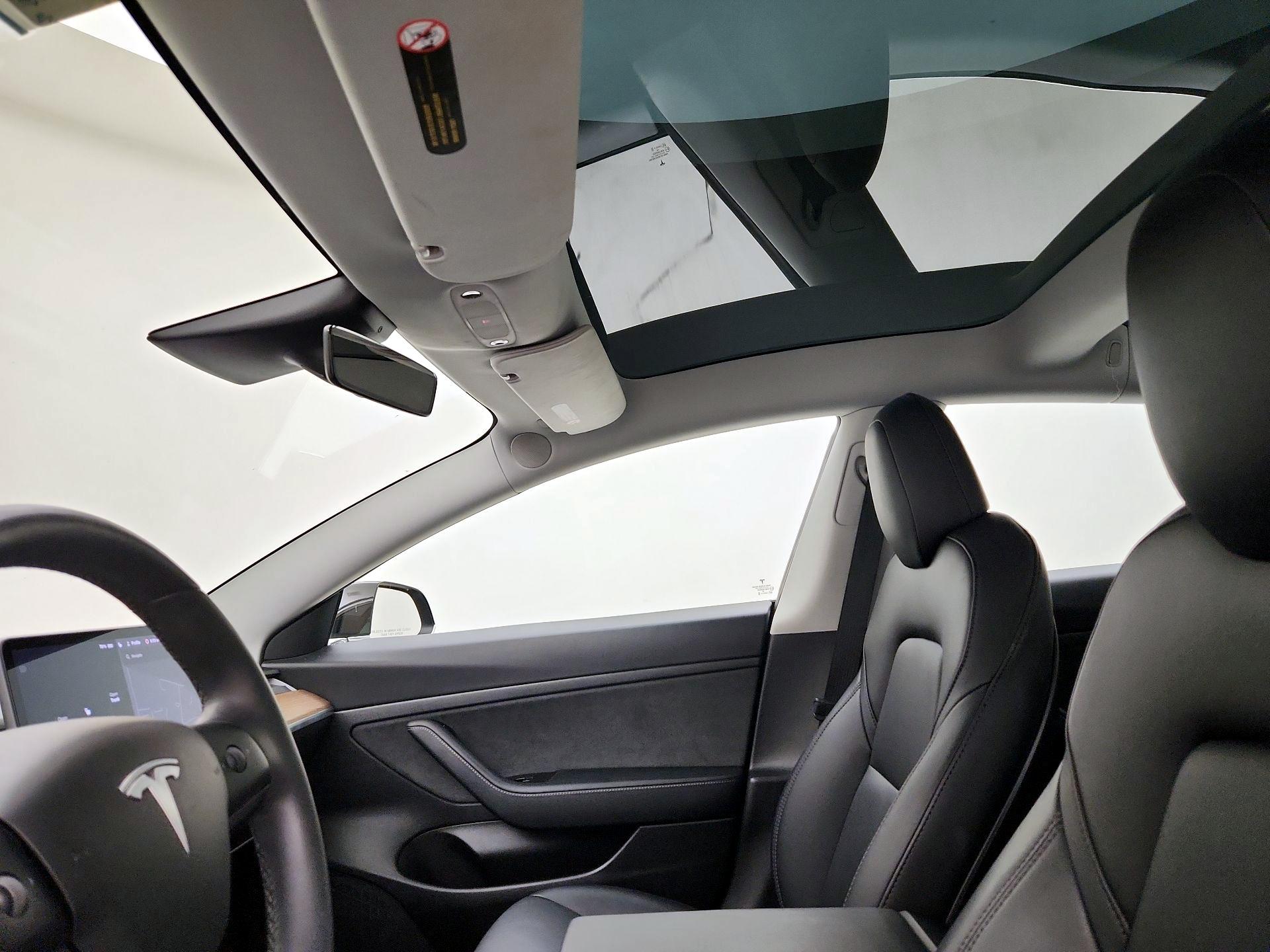 Thumbnail: 2020 Tesla Model 3 - 19