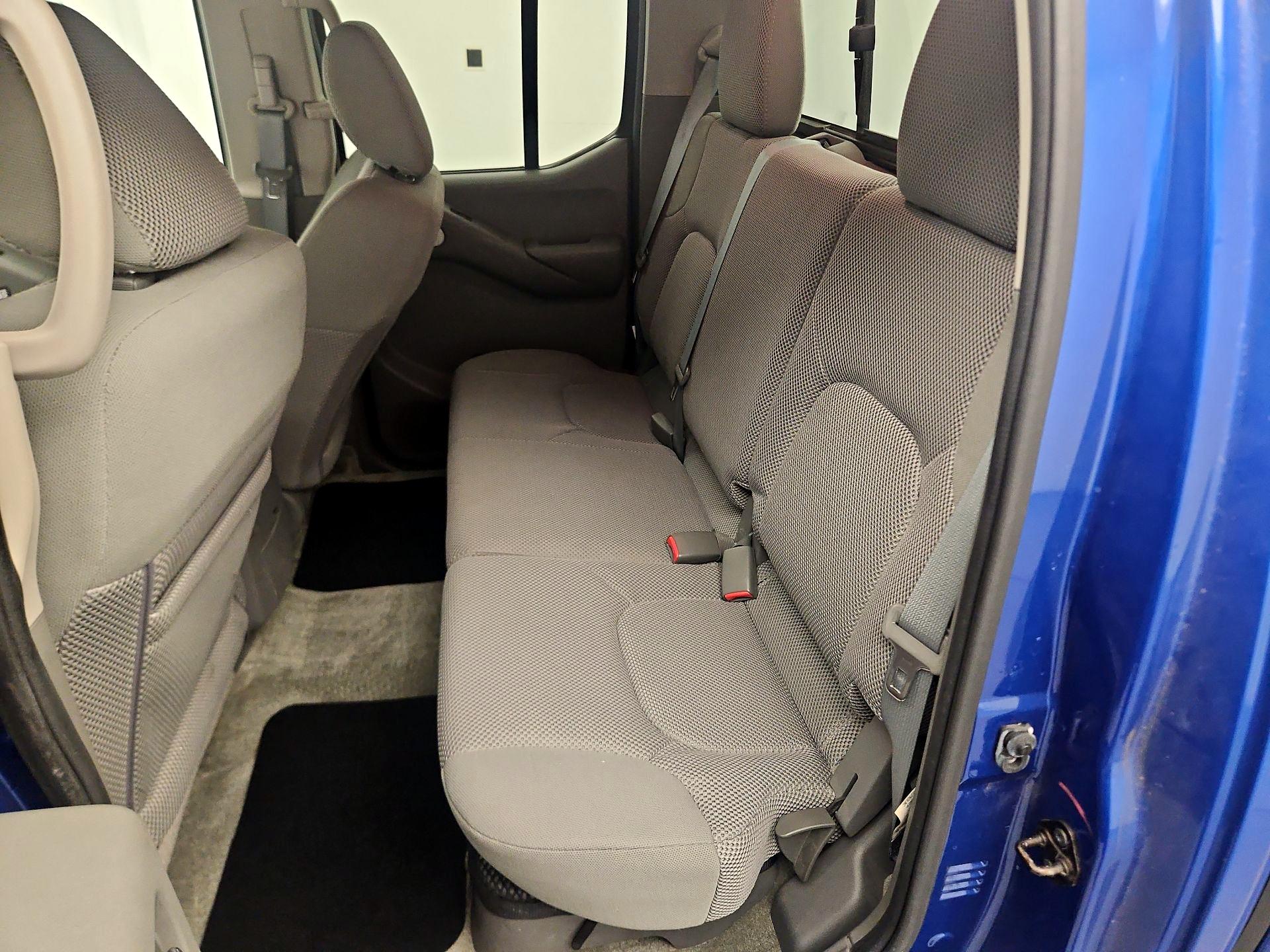 Thumbnail: 2015 Nissan Frontier - 18
