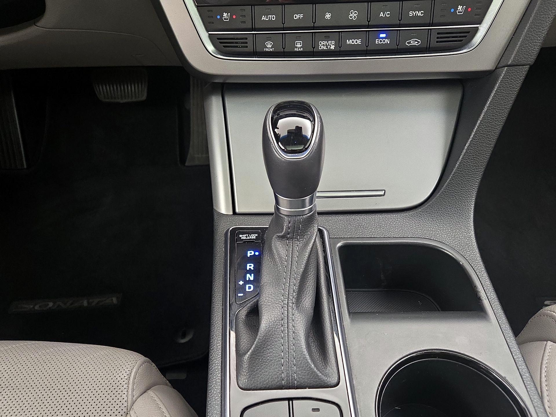 Thumbnail: 2017 Hyundai Sonata - 17