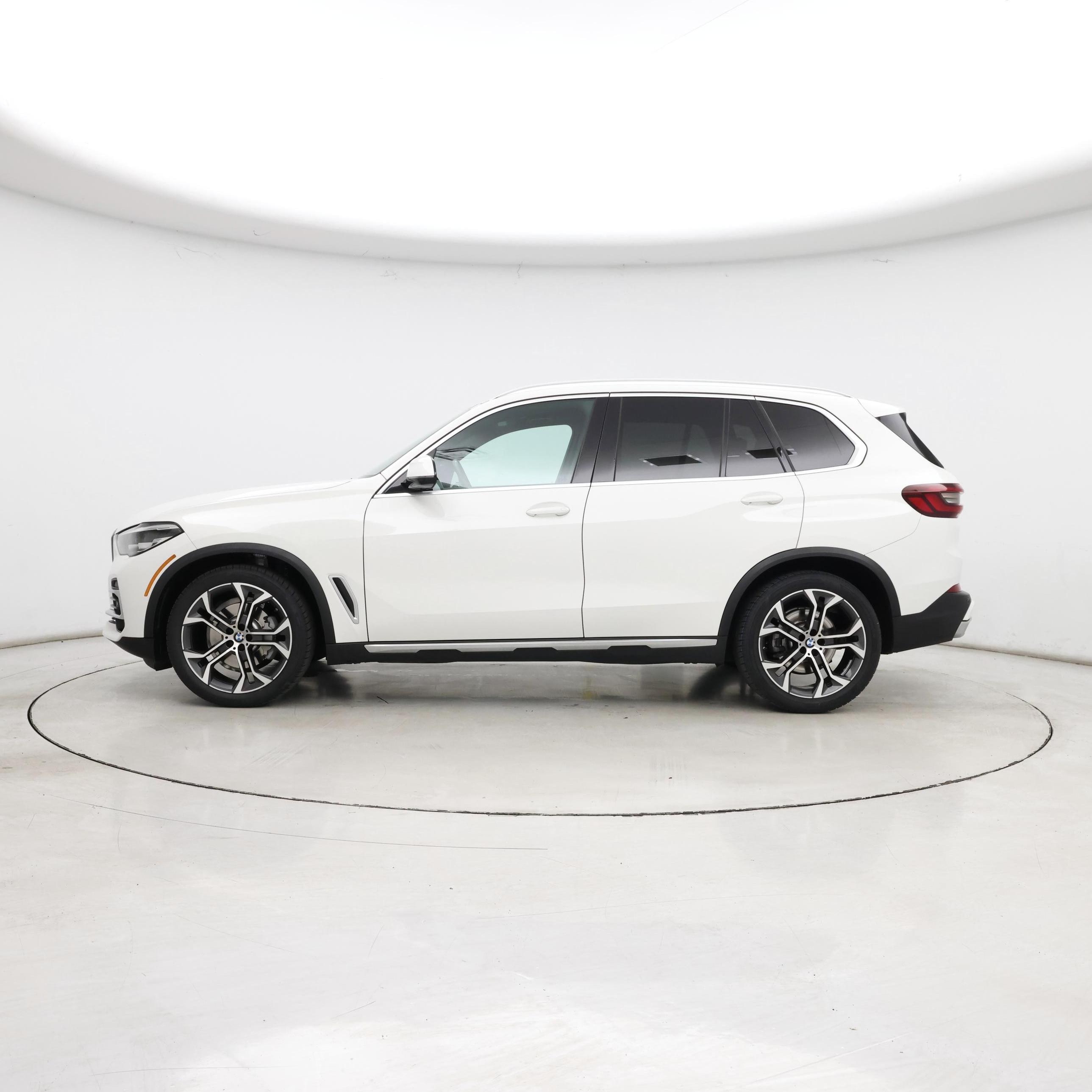 Thumbnail: 2022 BMW X5 - 3