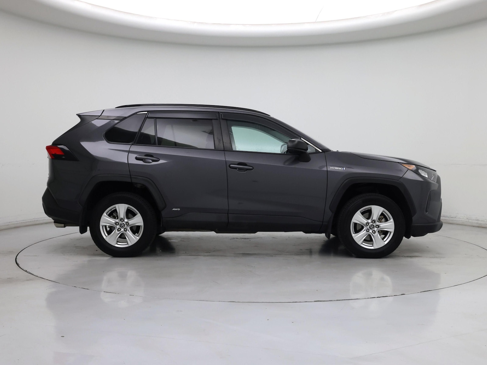 2021 Toyota RAV4 LE - Photo 8