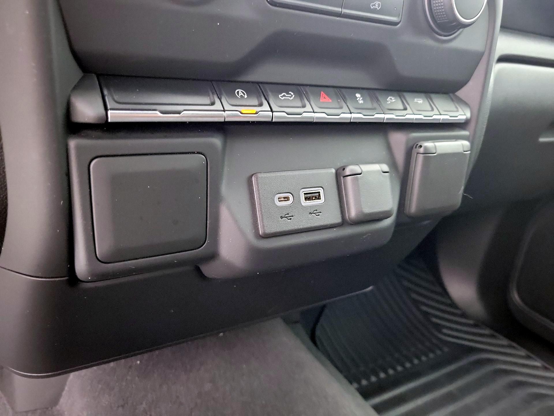 Thumbnail: 2021 Chevrolet Silverado 1500 - 18