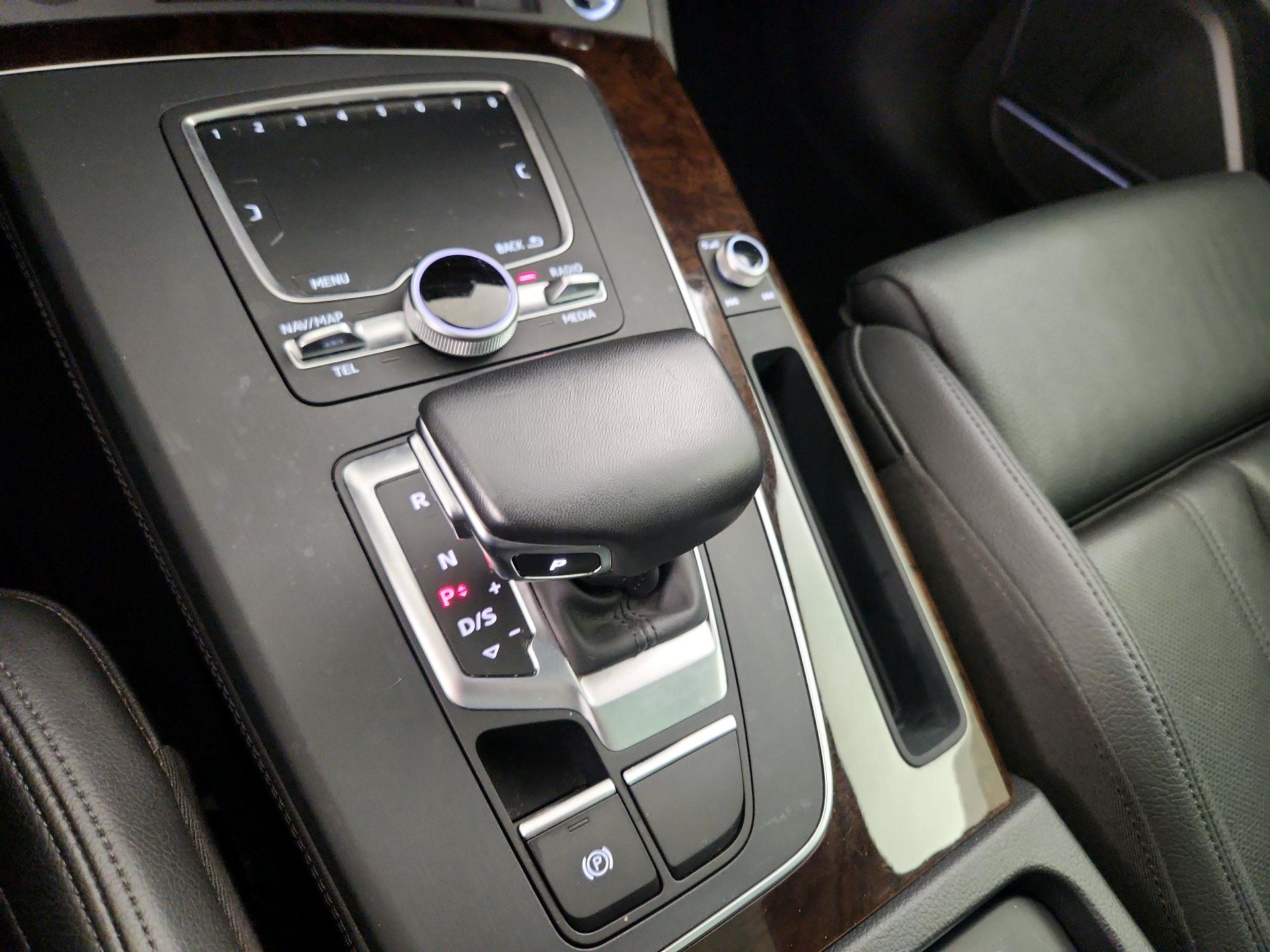 Thumbnail: 2019 Audi Q5 - 18