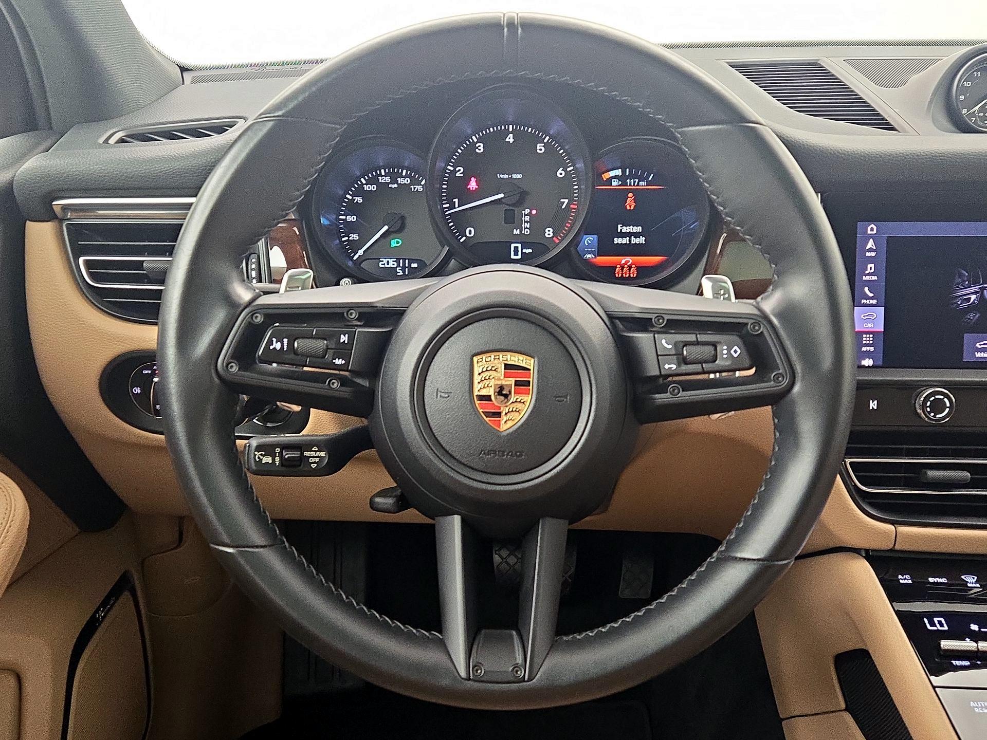 Thumbnail: 2023 Porsche Macan - 10