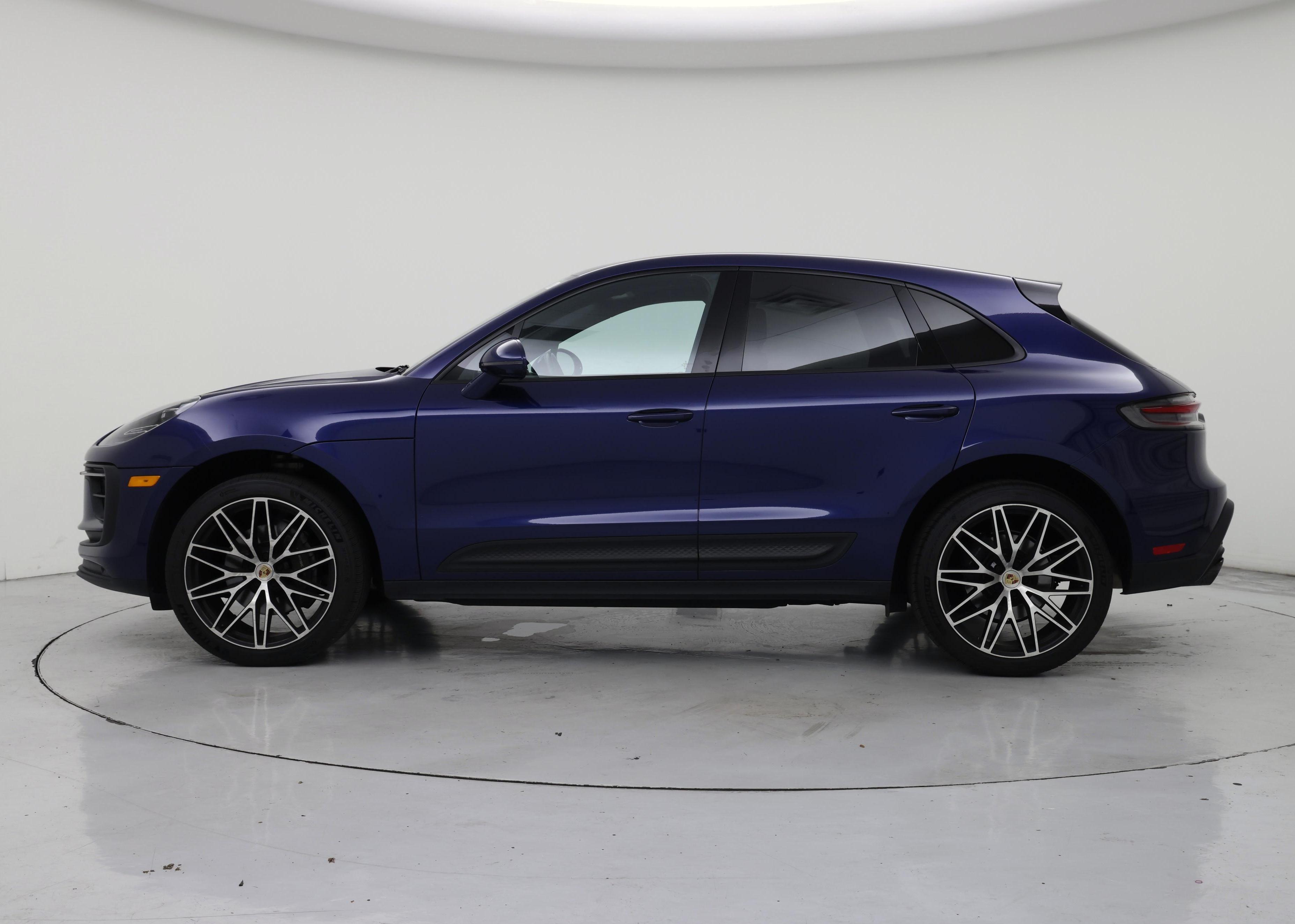 Thumbnail: 2023 Porsche Macan - 3