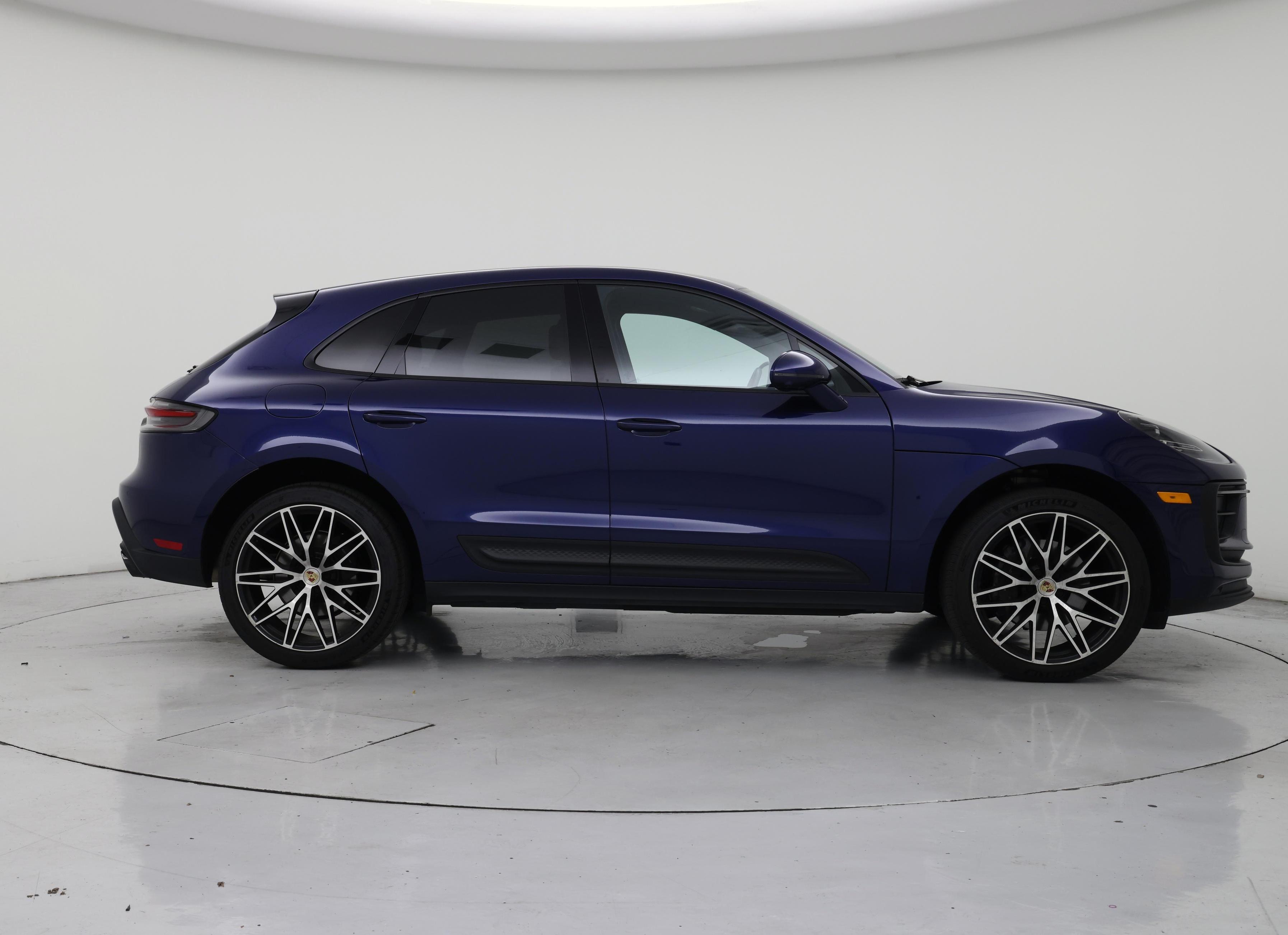 Thumbnail: 2023 Porsche Macan - 7