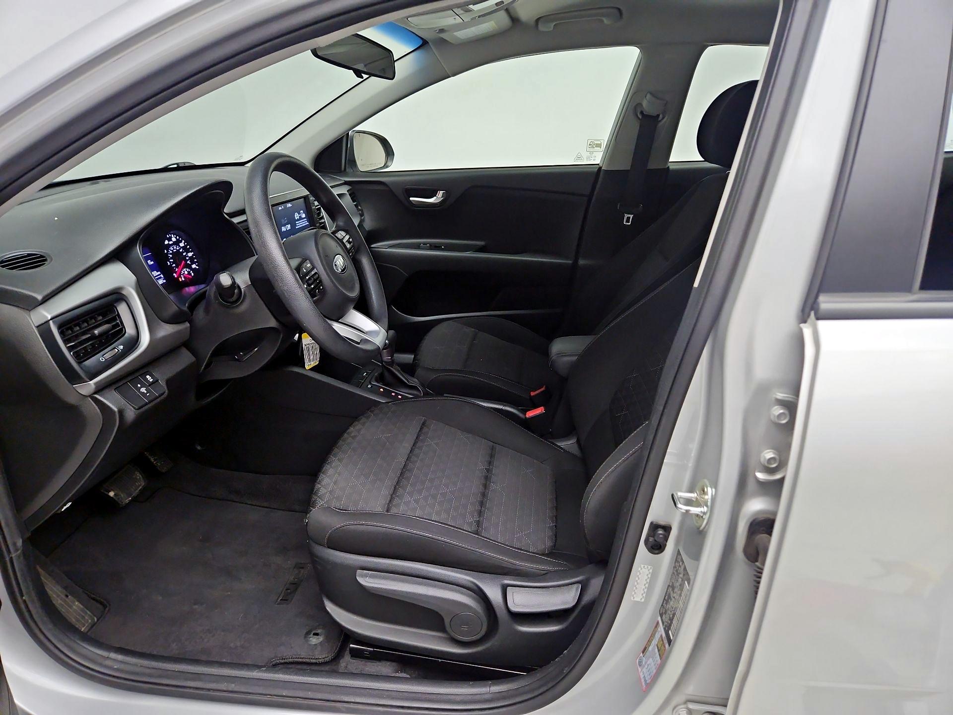 Thumbnail: 2020 Kia Rio - 11