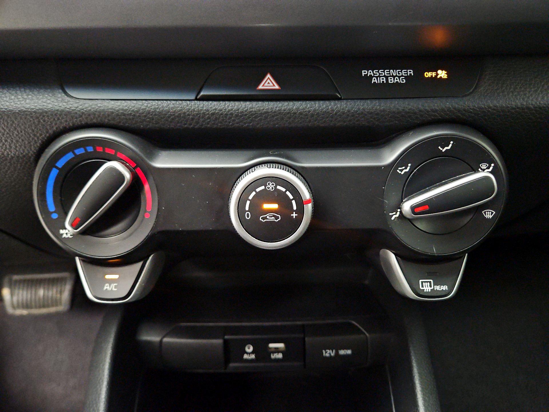 Thumbnail: 2020 Kia Rio - 16