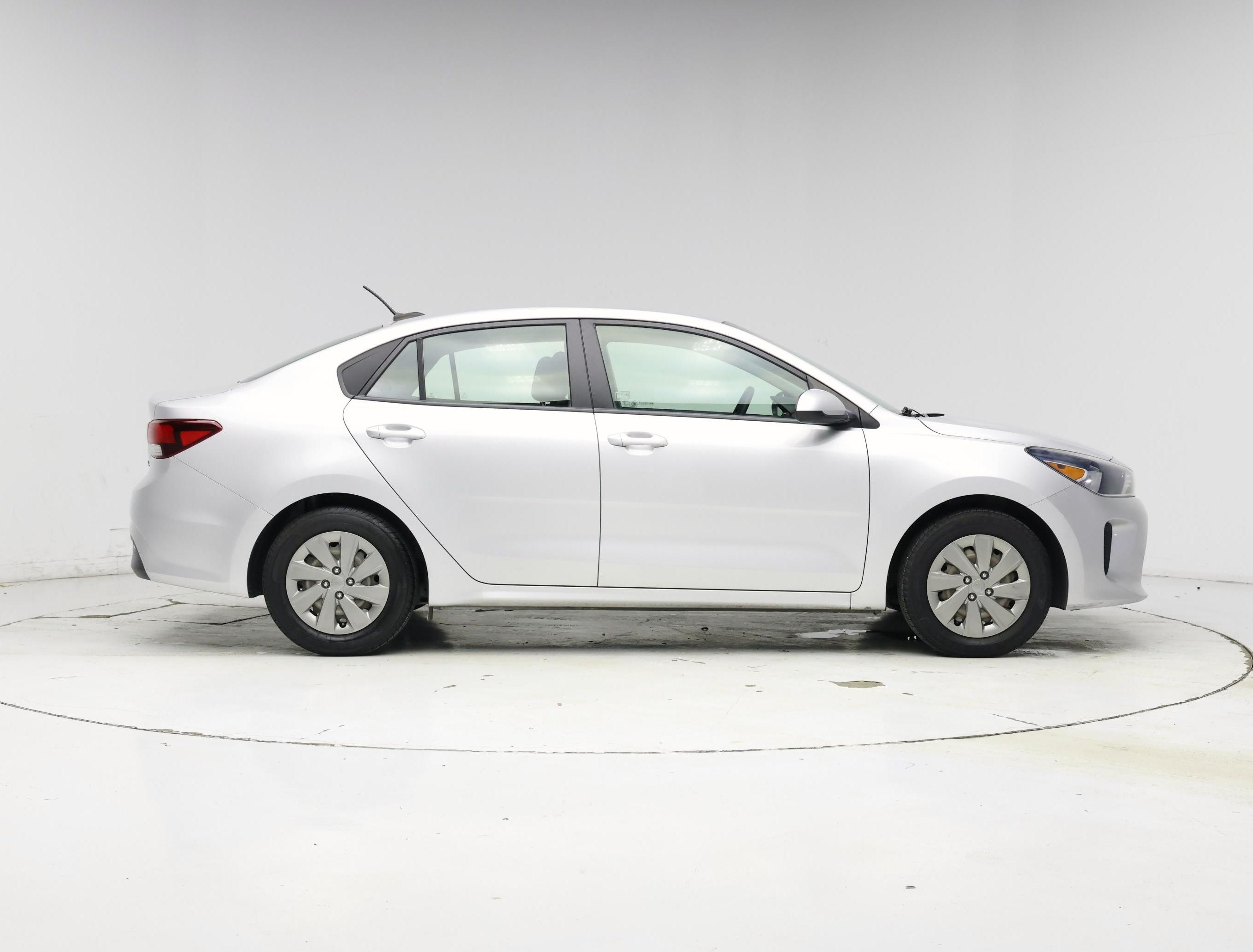 Thumbnail: 2020 Kia Rio - 7