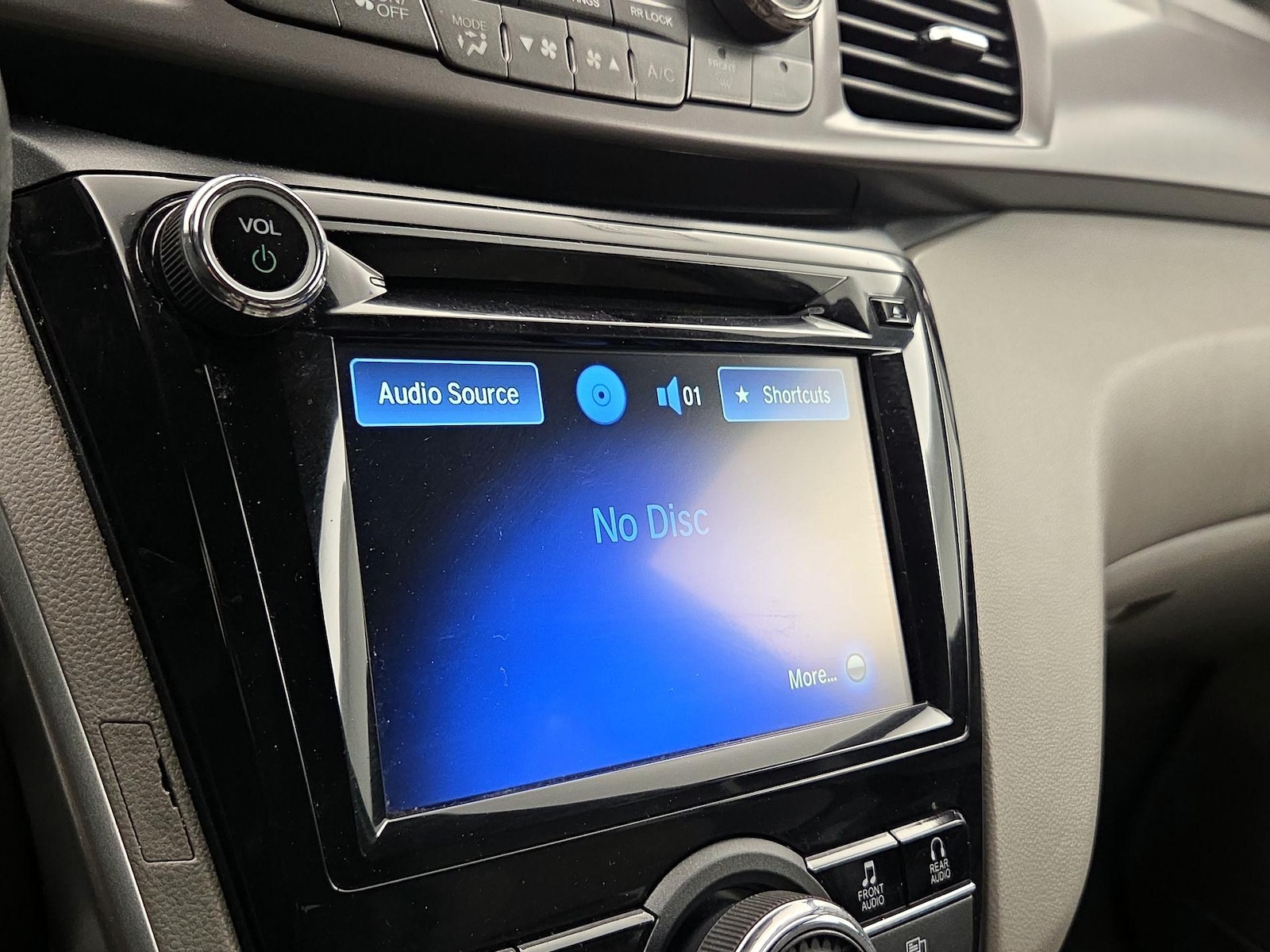2017 Honda Odyssey SE - Photo 16