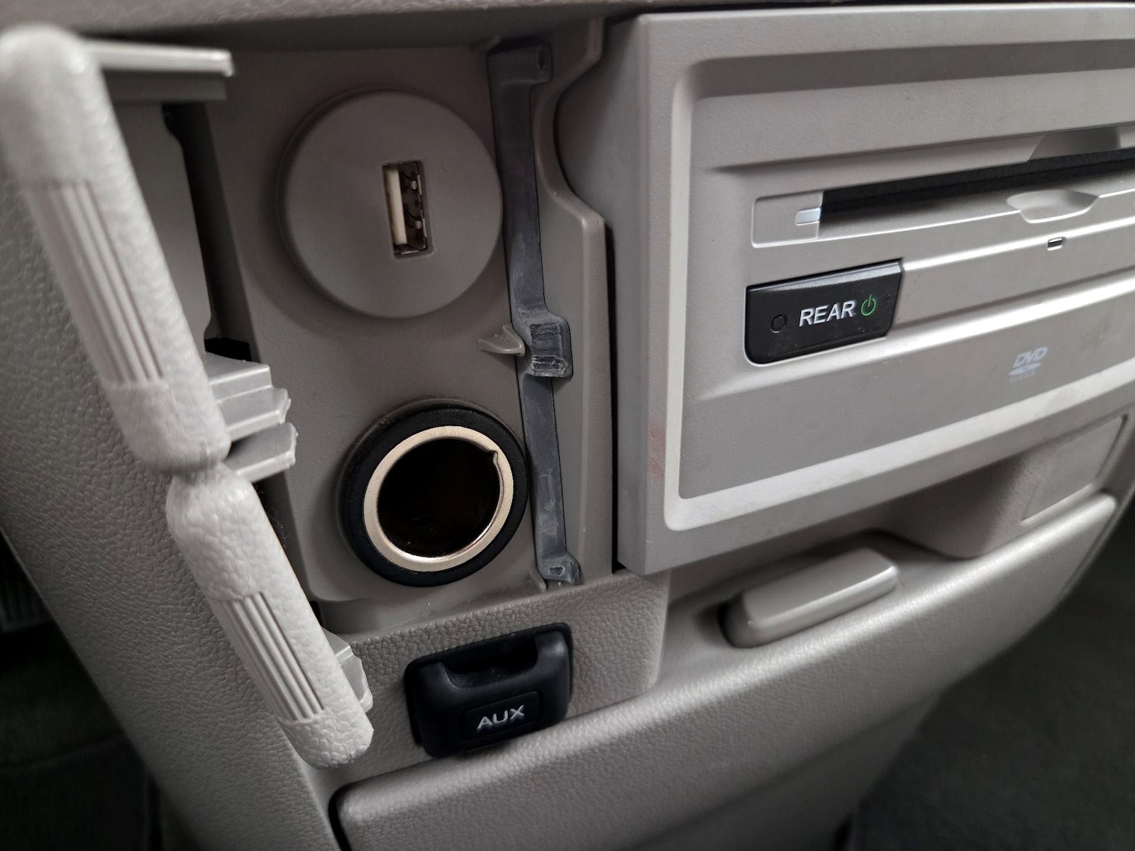 2017 Honda Odyssey SE - Photo 19