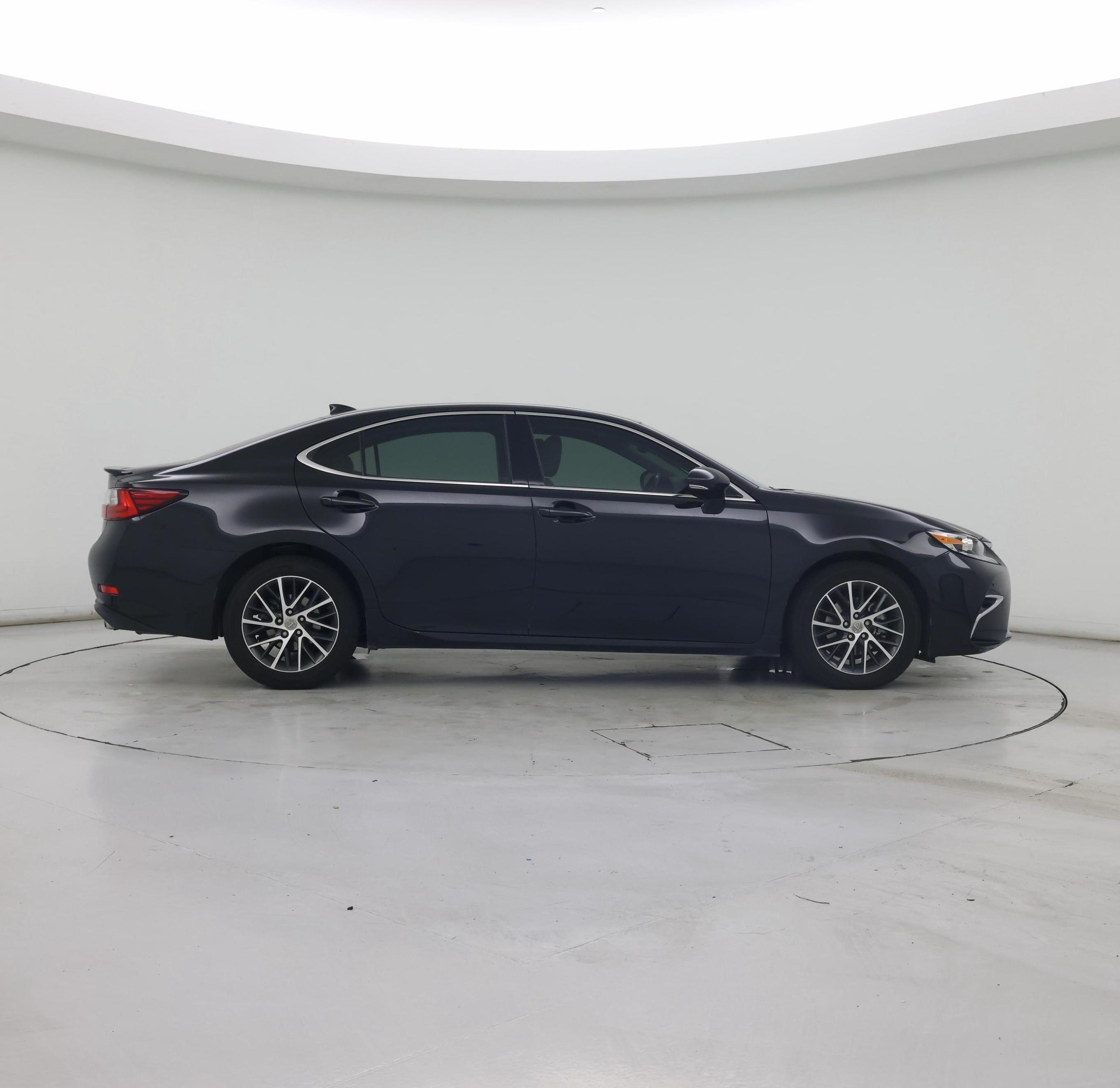 Thumbnail: 2017 Lexus ES - 7